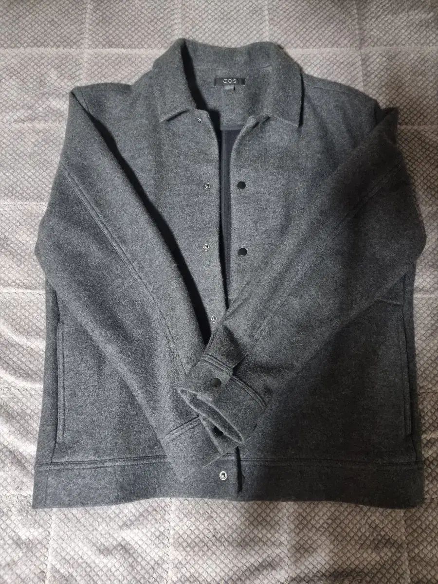 コス ボイルド ウール ブルゾン チャコール s
