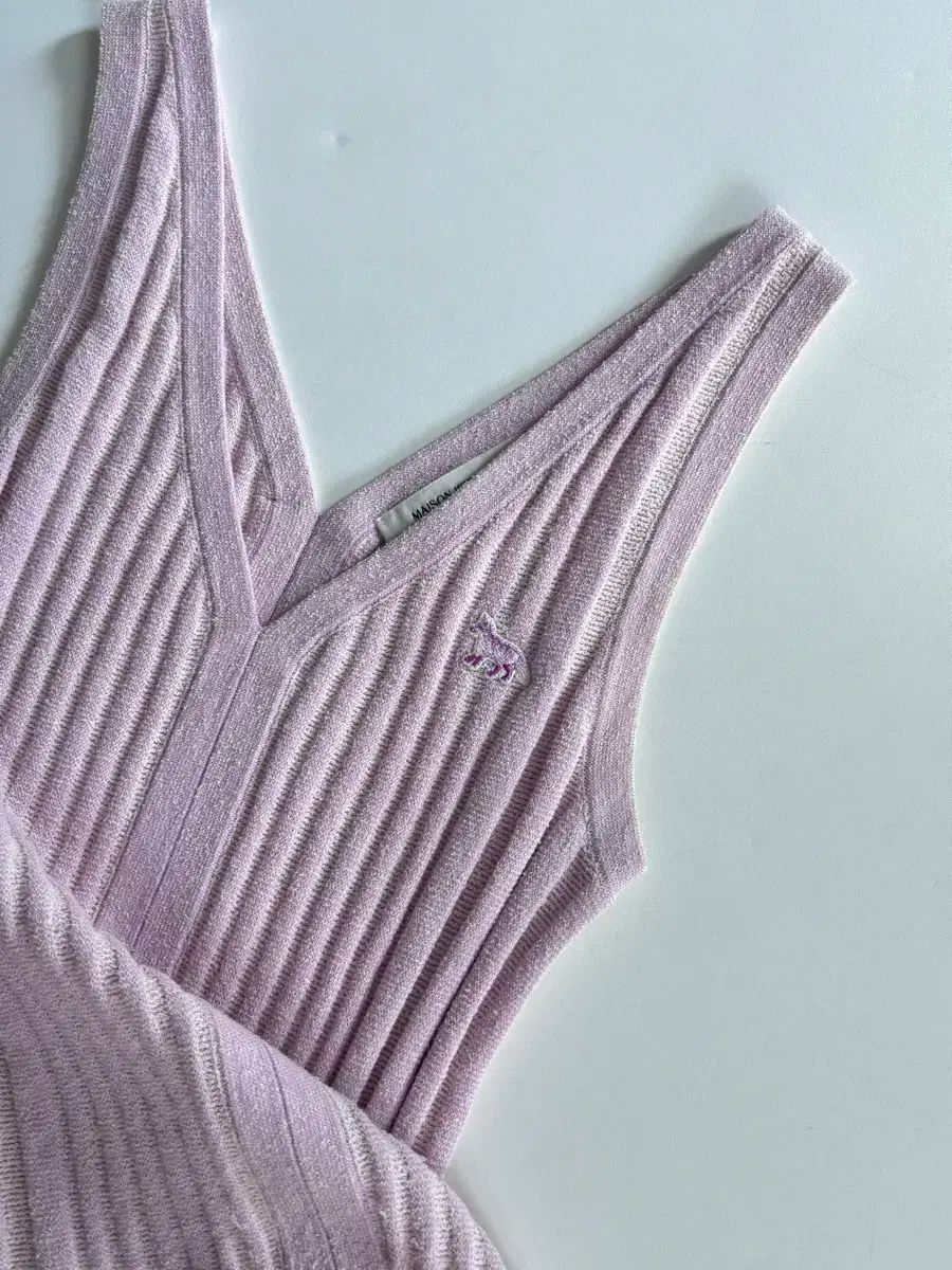 メゾンキツネ ピンク ニット スリーブレス