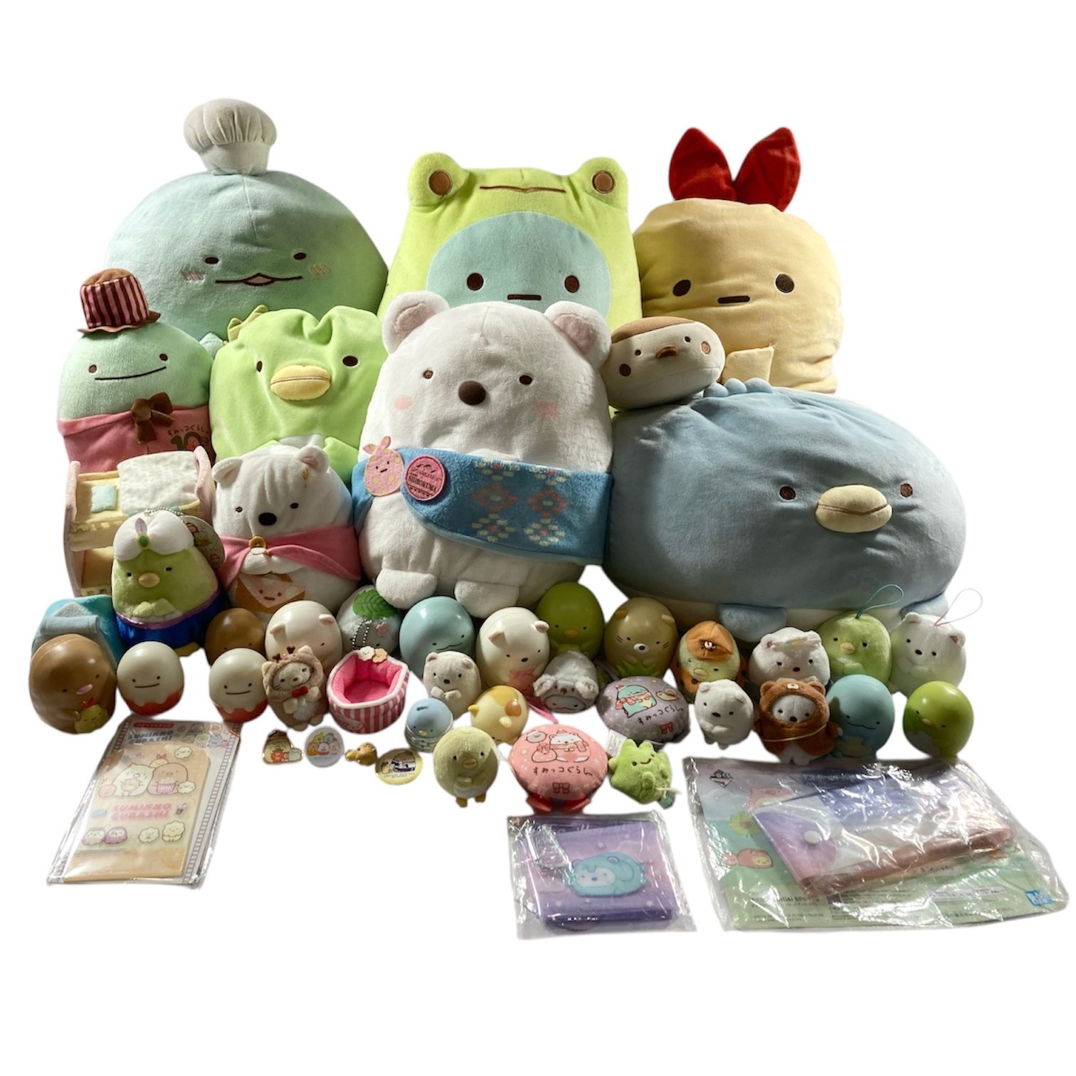 すみっコぐらし グッズ 44点 まとめ商品 ぬいぐるみ キーホルダー マスコット 一番くじ 缶バッチ 等 すみっこ 3.4kg