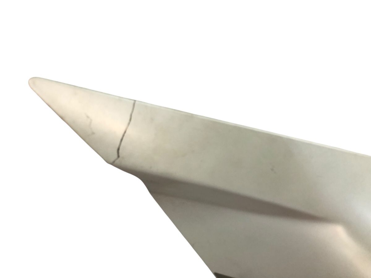 YAMAHA FZR250R 3LN 90-94 シートカウル サイドカバー 右 品 交換 ＯＨベースにも 2782-M6996