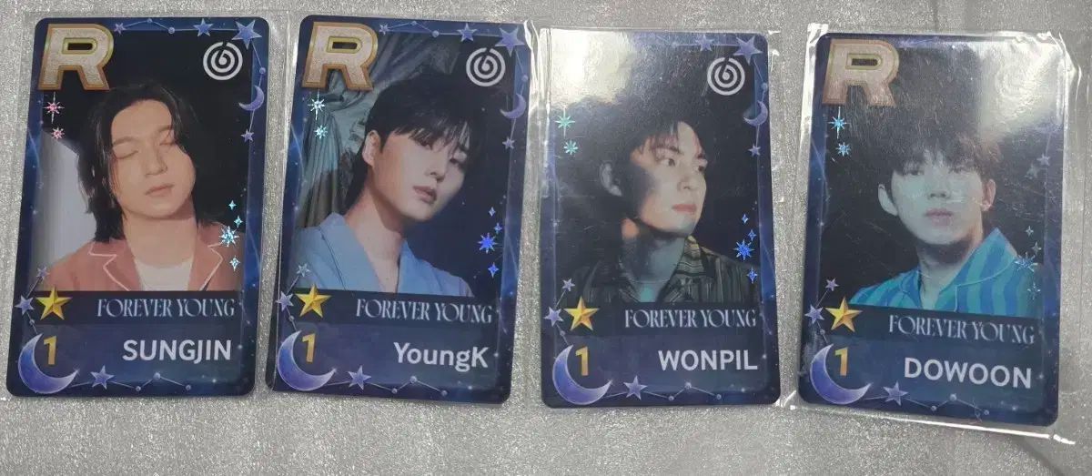 DAY6 デイシックス SuperStar JYP FOREVER YOUNG トレカ ソンジン SUNGJIN ヨンケイ Young K ウォンピル WONPIL ドウン DOWOON