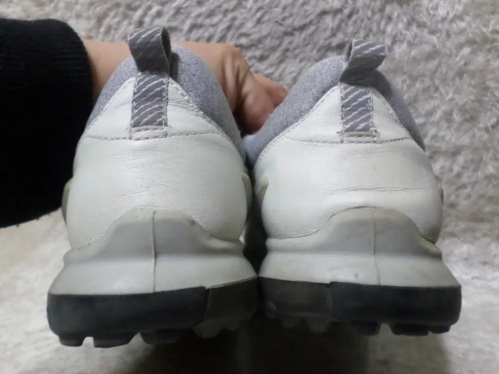 ゴルフシューズ