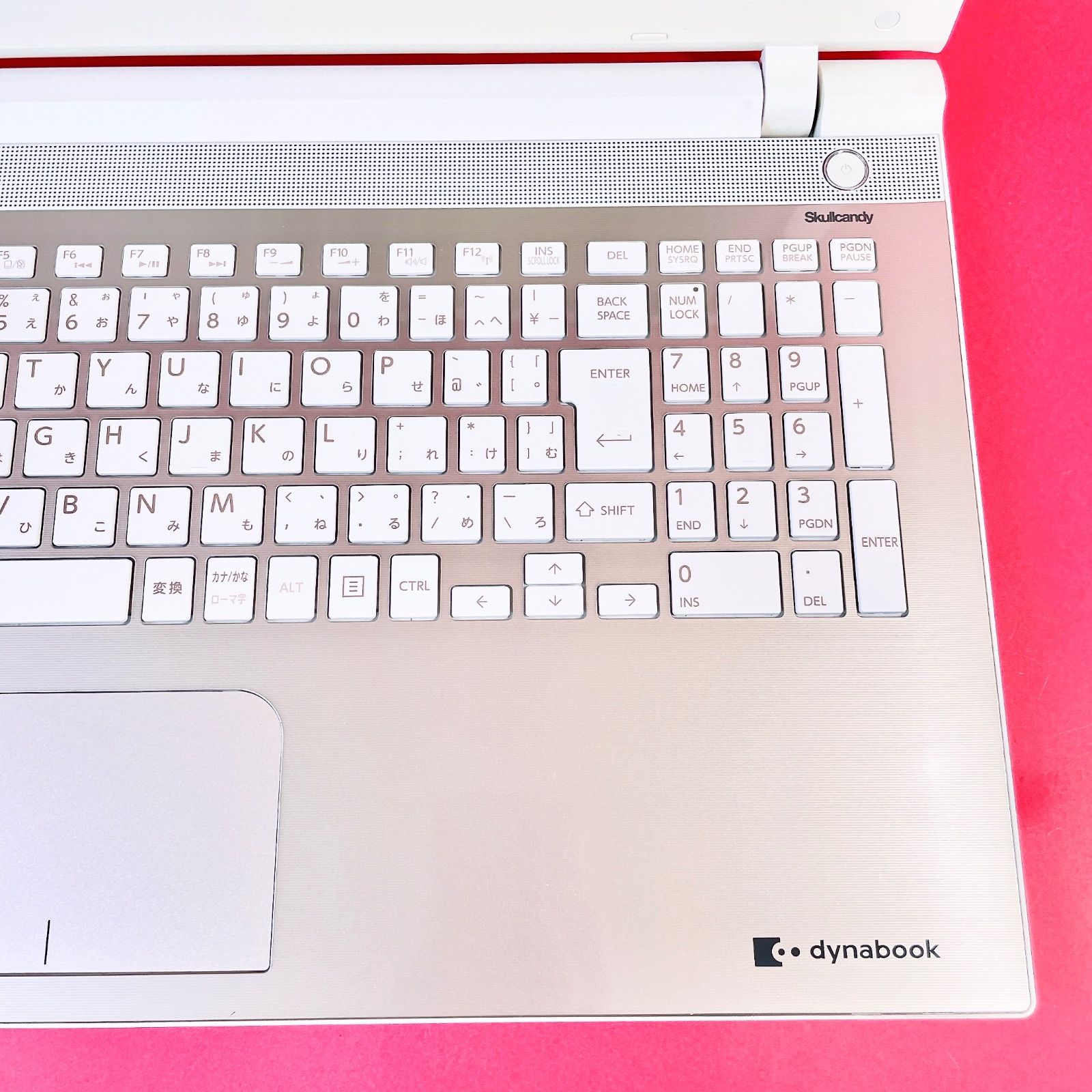 お手頃価格‼️高性能Corei7✨️ブルーレイ✨️白ノートパソコン✨️