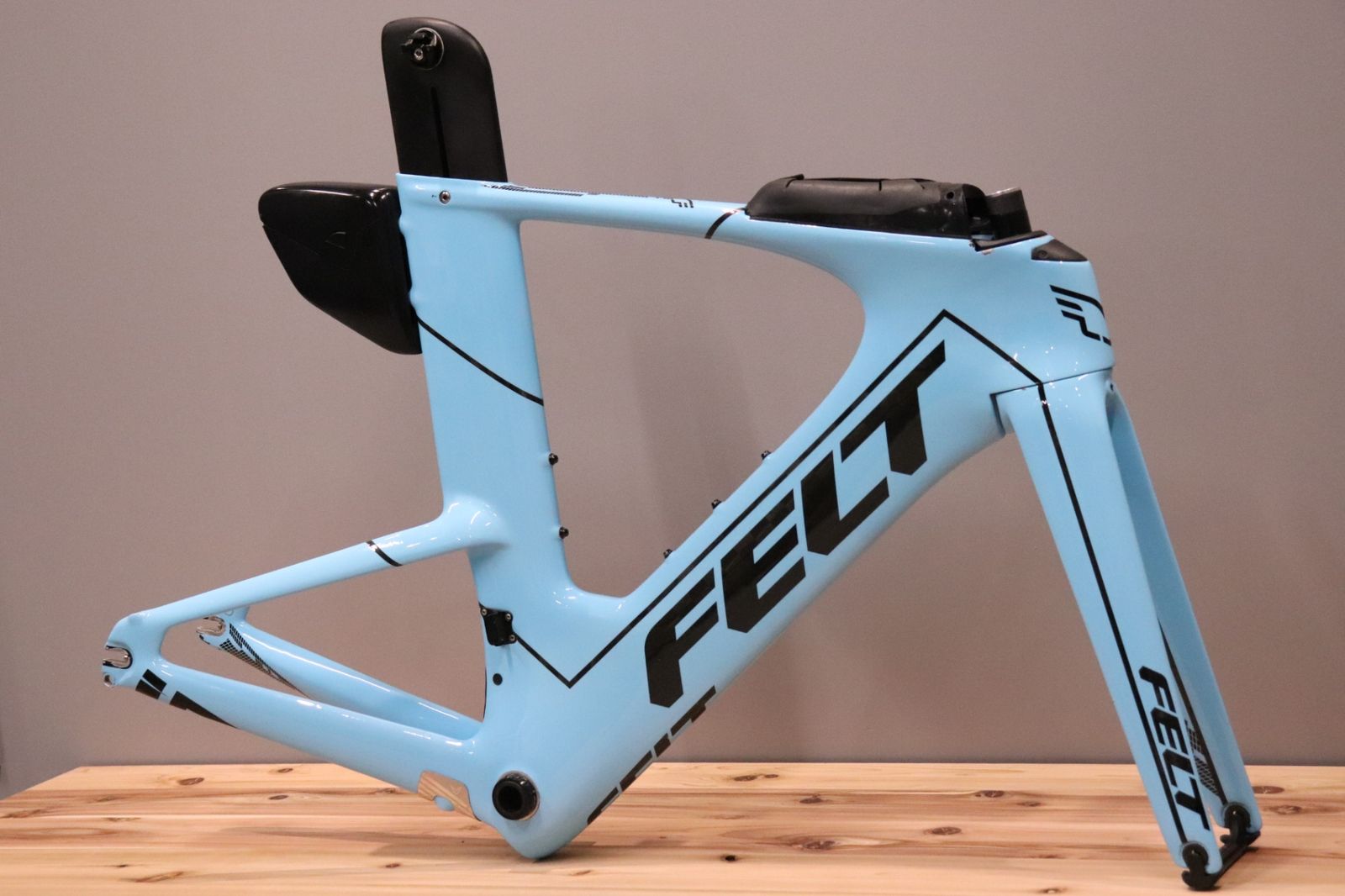 フェルト FELT IA16 2019モデル 540サイズ カーボン トライアスロンバイク フレームセット 仙台店