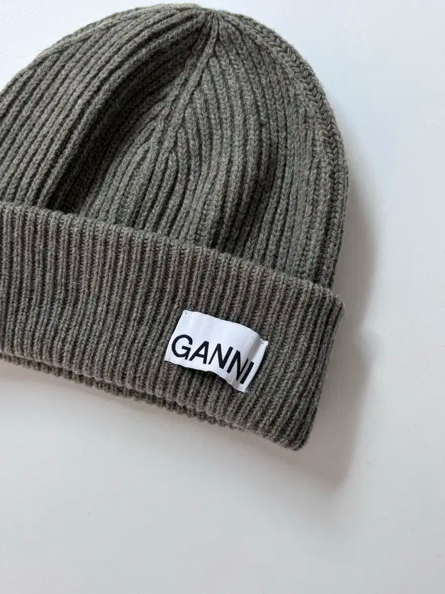 Ganni ガニー カーキ ウール ビーニー