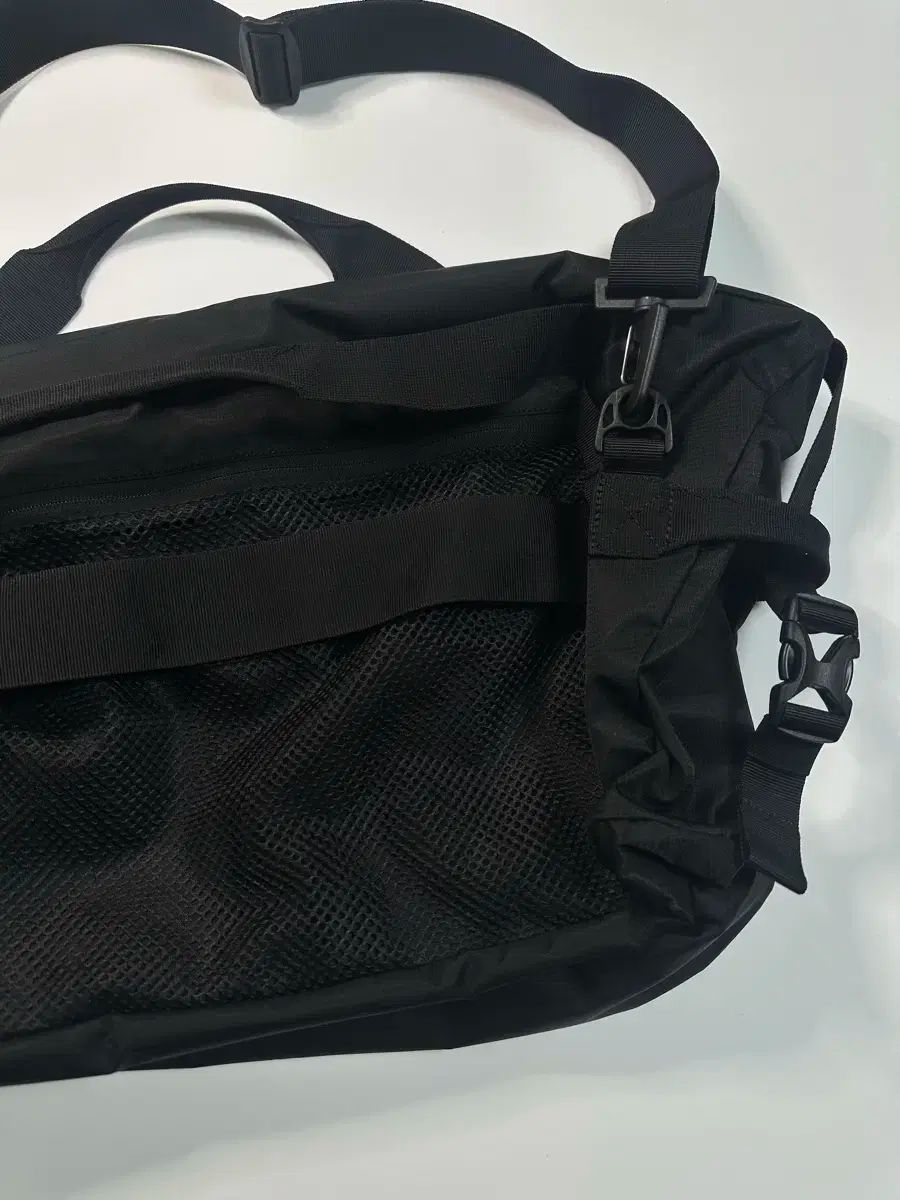 サロモン ヴァンテージ 25 L ボストンバッグ