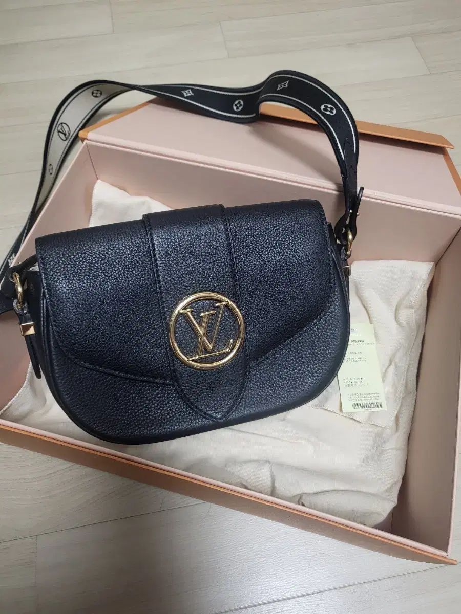 Louis Vuitton ルイヴィトン ポンヌフ mm バッグ