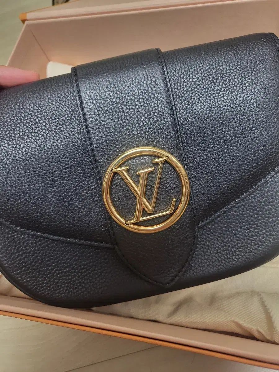 Louis Vuitton ルイヴィトン ポンヌフ mm バッグ