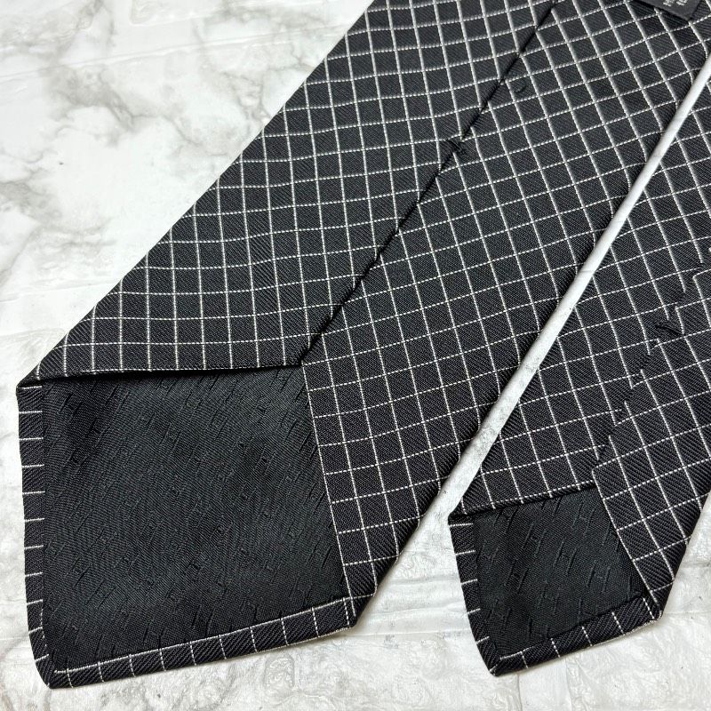 HERMES エルメス　ネクタイ　H織　スーツ　シャツ　カフス　ブラック エルメス HERMES ネクタイ ブラック ソリッドタイ スーツ シャツ