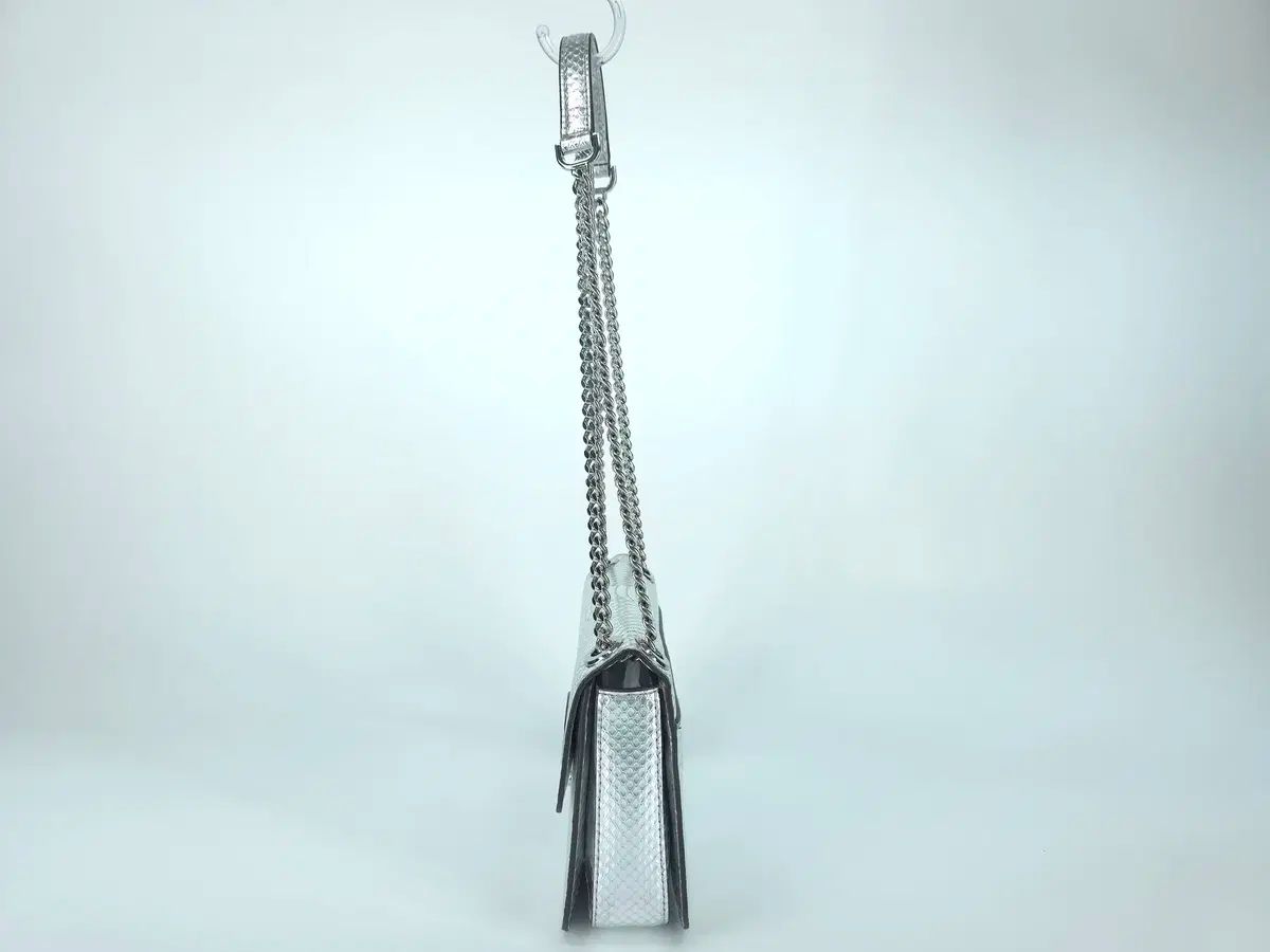 ショルダーバッグ