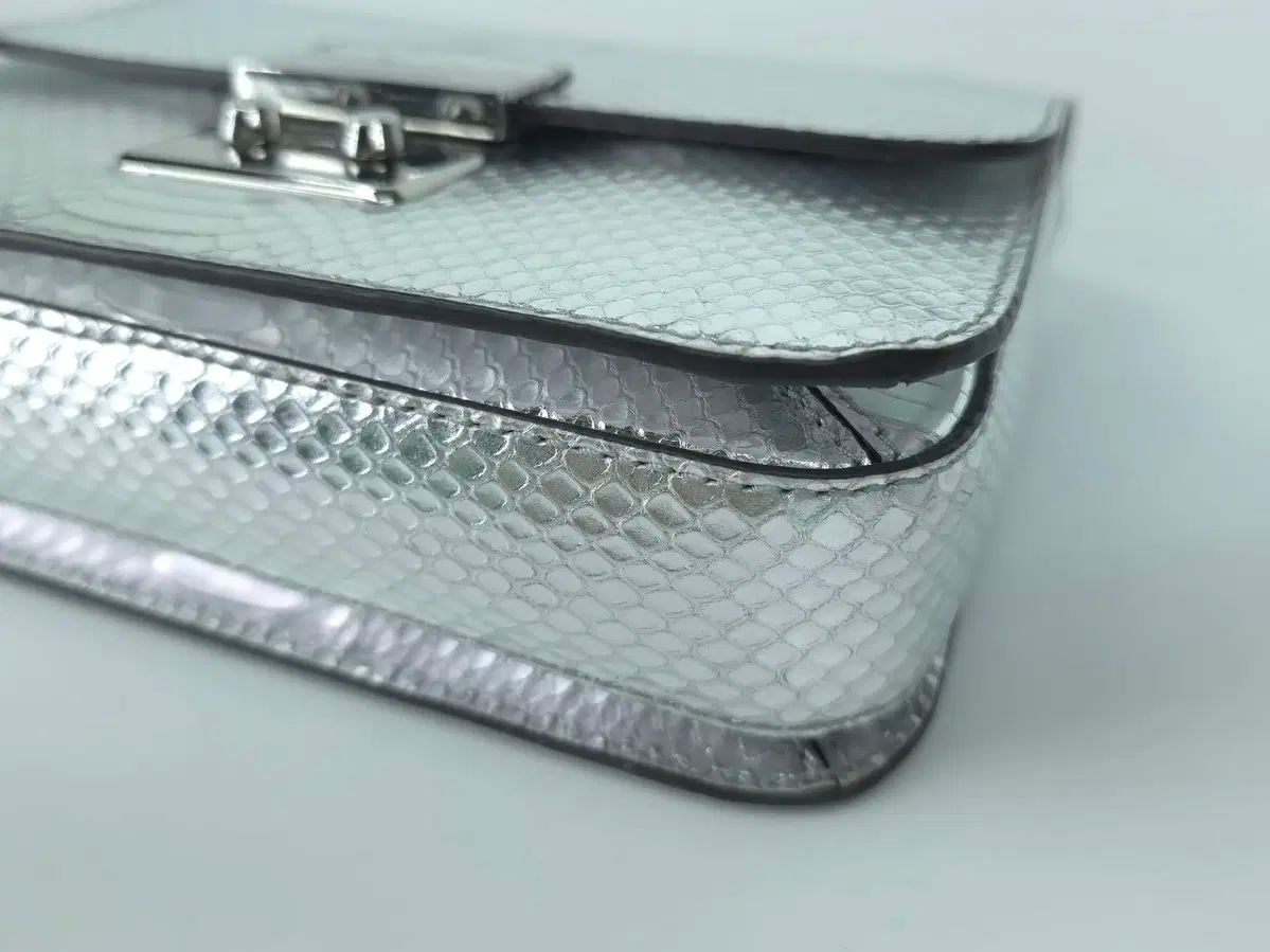 チェーン ショルダーバッグ