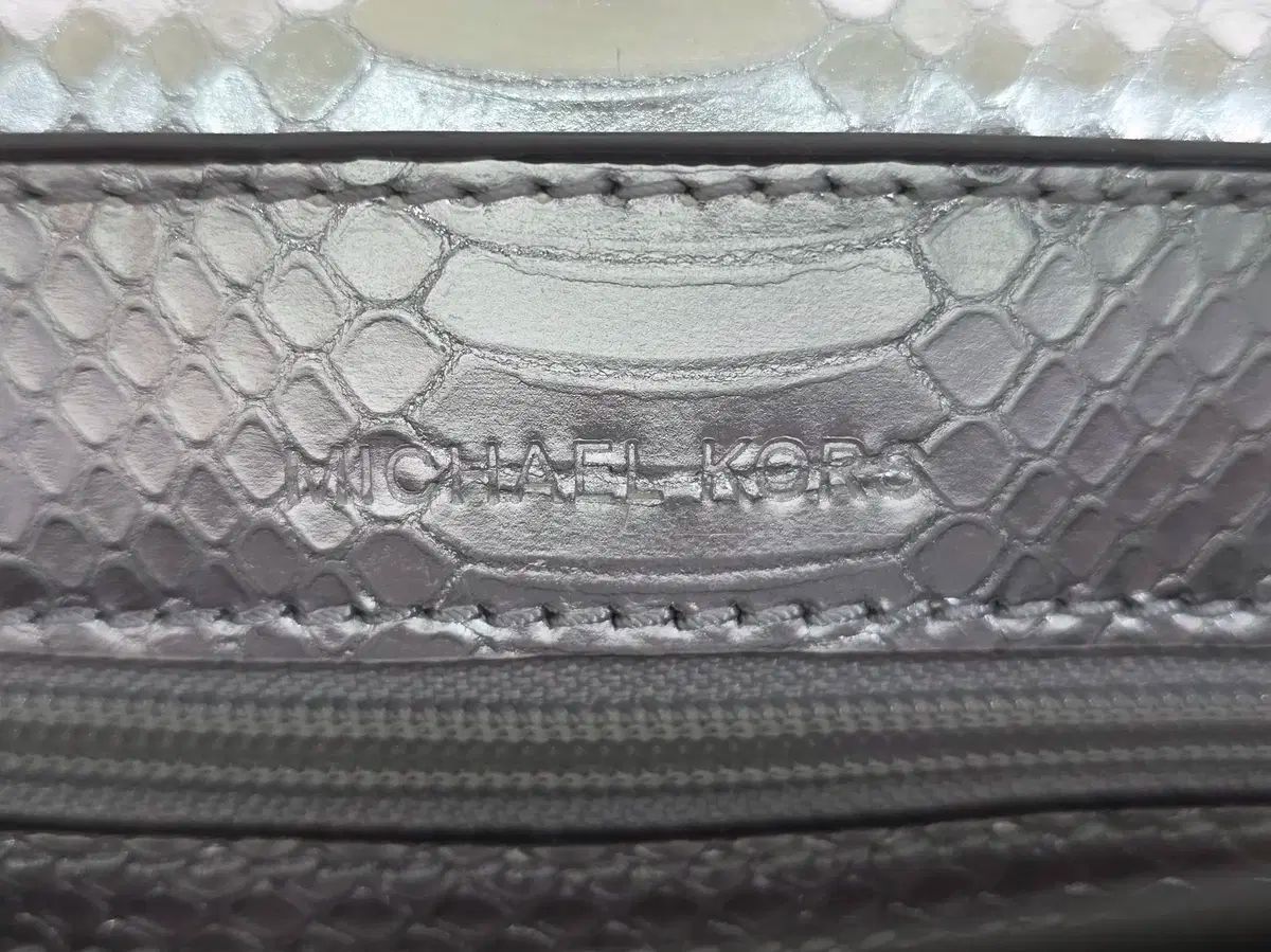 チェーン ショルダーバッグ