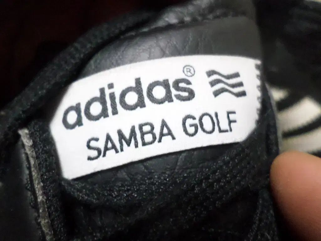 ゴルフシューズ