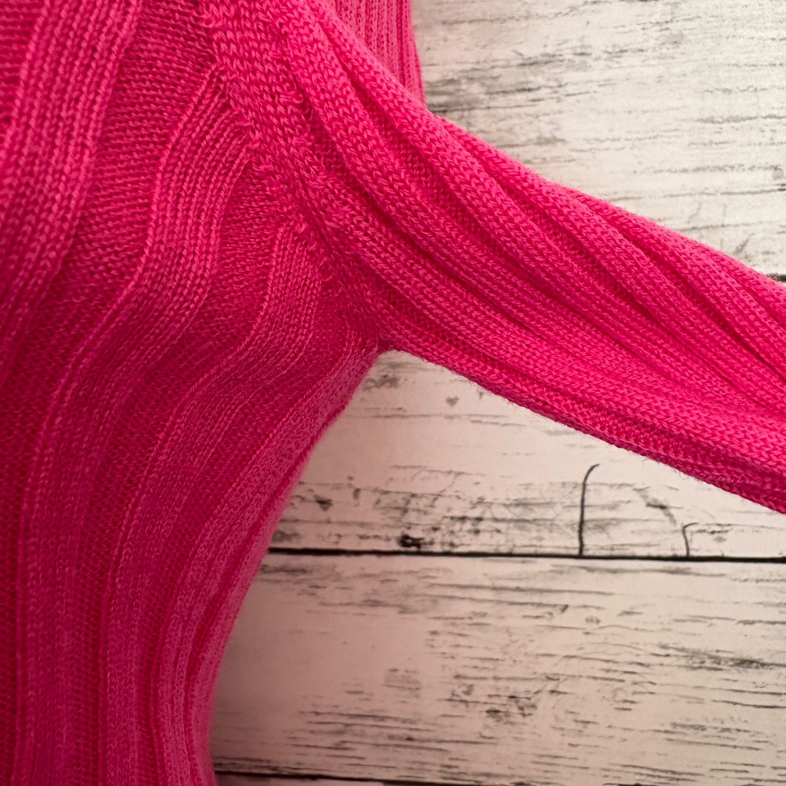 エミリオプッチ タートルネック ニット ピンク タイト ロゴ刺繍