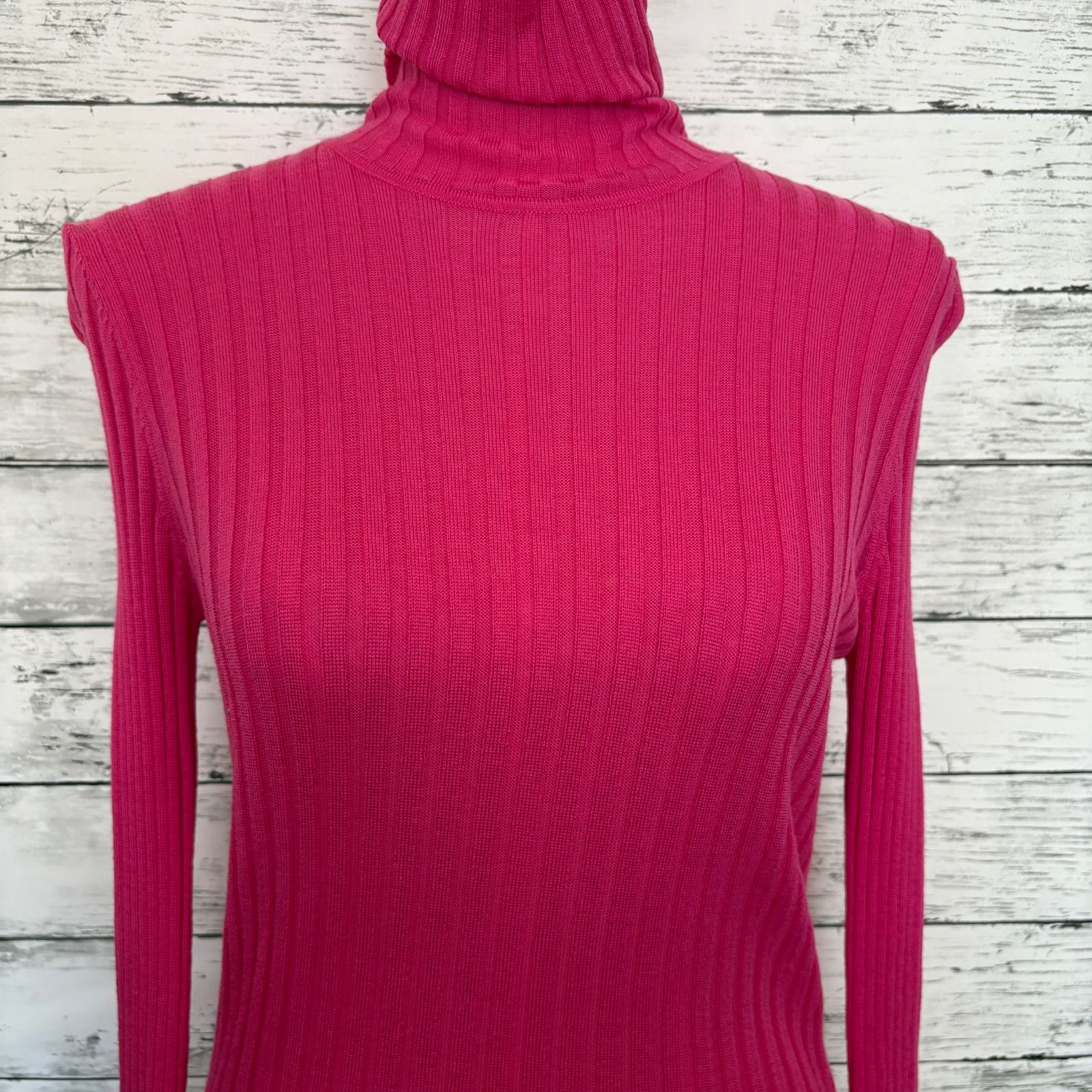 エミリオプッチ タートルネック ニット ピンク タイト ロゴ刺繍