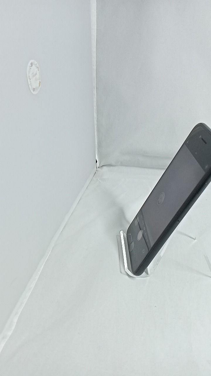 美品！整備済！ iPhoneSE A2296 64GB 本体 ブラック SIMフリー 箱 充電 