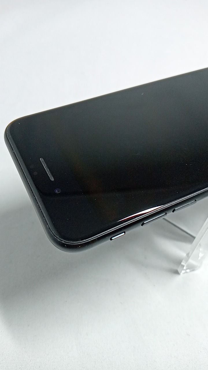 美品！整備済！ iPhoneSE A2296 64GB 本体 ブラック SIMフリー 箱 充電 