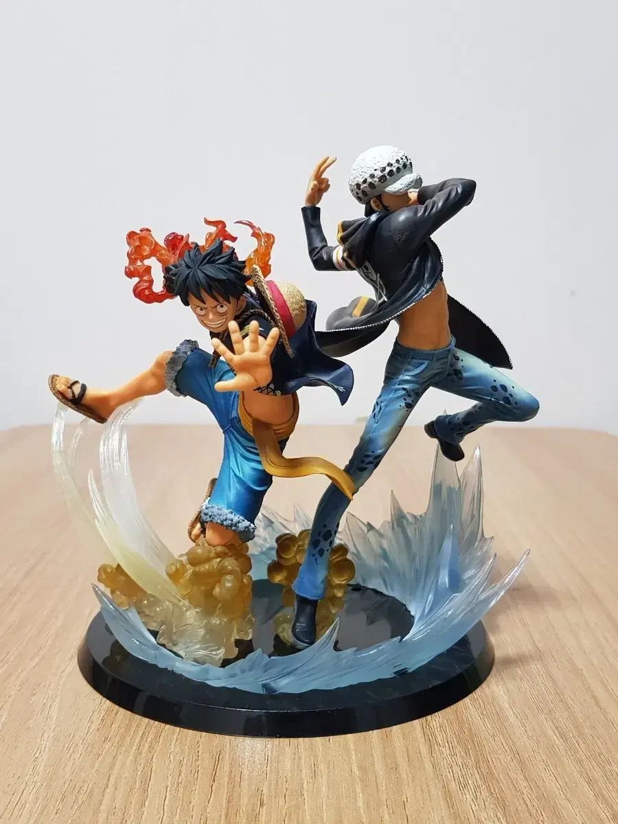 ONE PIECE アーツZERO 5周年 モンキー D ルフィ ルフィ トラファルガー ロー フィギュア