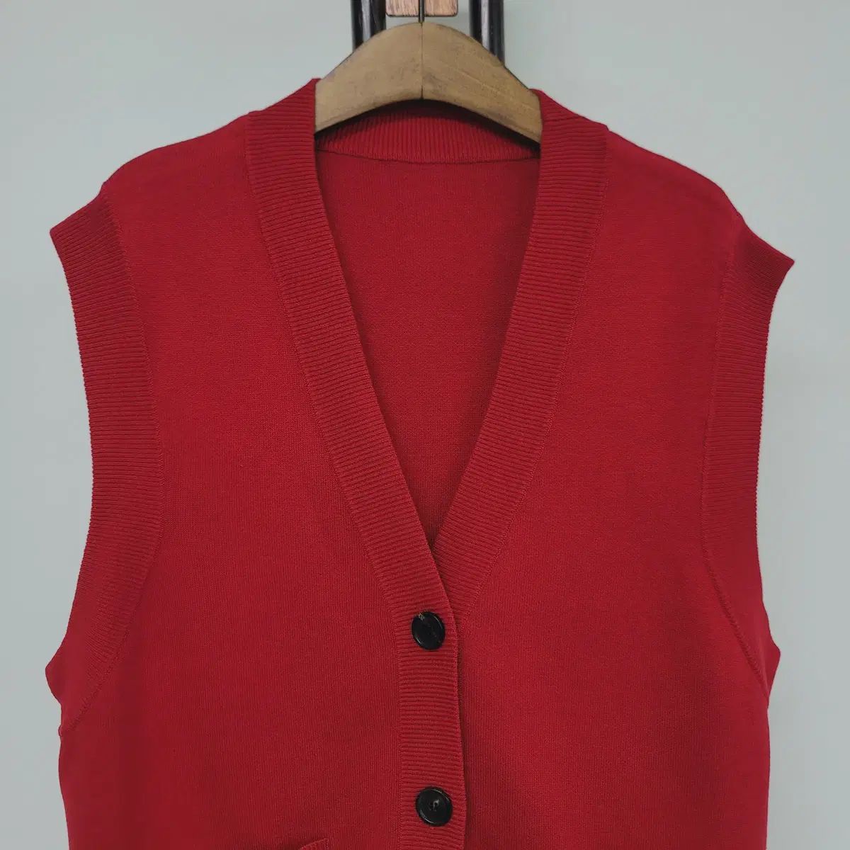  オル ORR シルクブレンド Vネックベスト - レッド F 長袖 ニット セーター