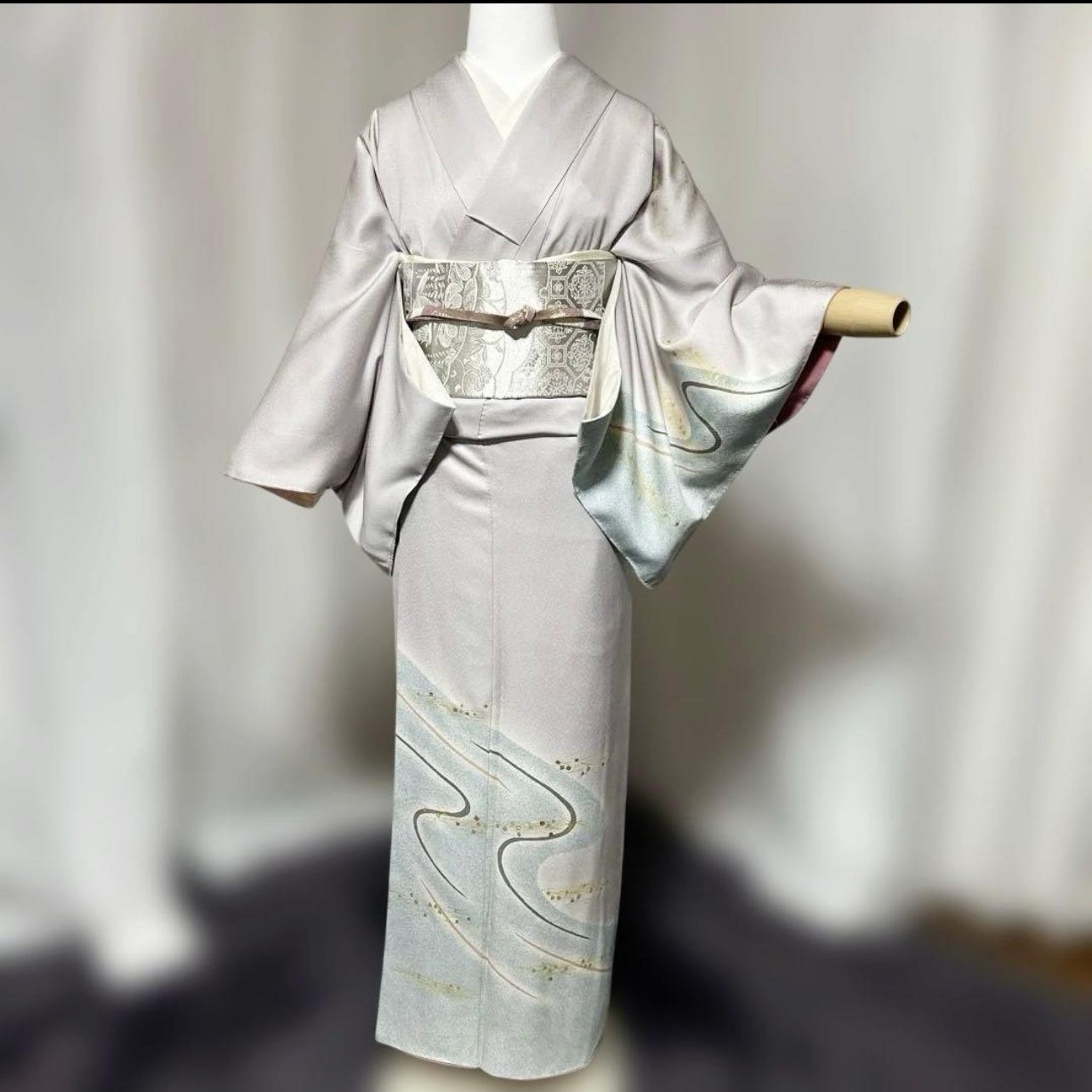 袷 大丸 正絹 友禅 訪問着 フルセット 西陣唐織特選プラチナ箔袋帯 Brand new silk Yuzen Houmongi full set with Nishijin platinum brocade obi. Elegant Daimau