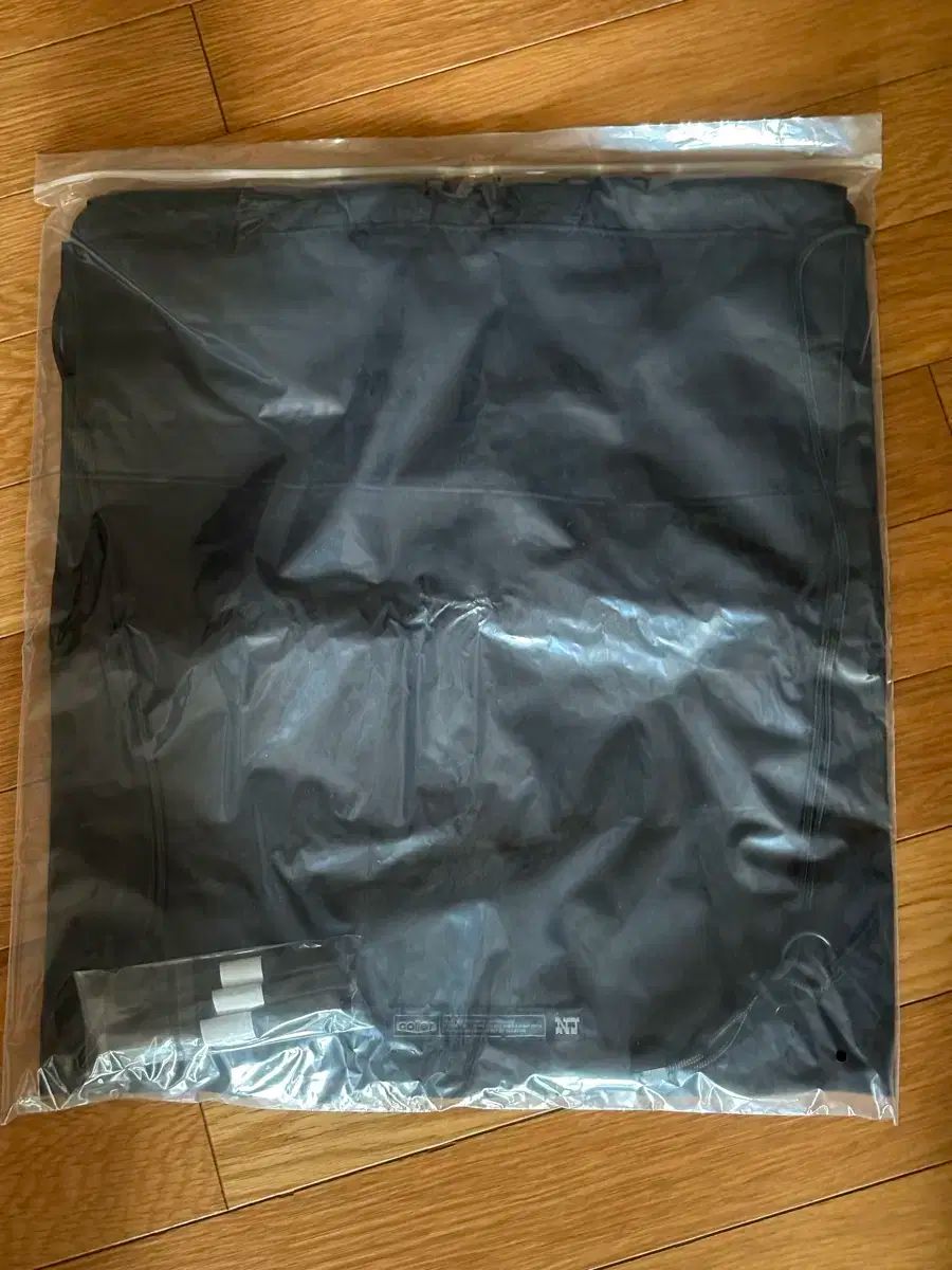 NewJeans ニュージーンズ ニュジ 꼴레 シャーリングバッグ ブラック