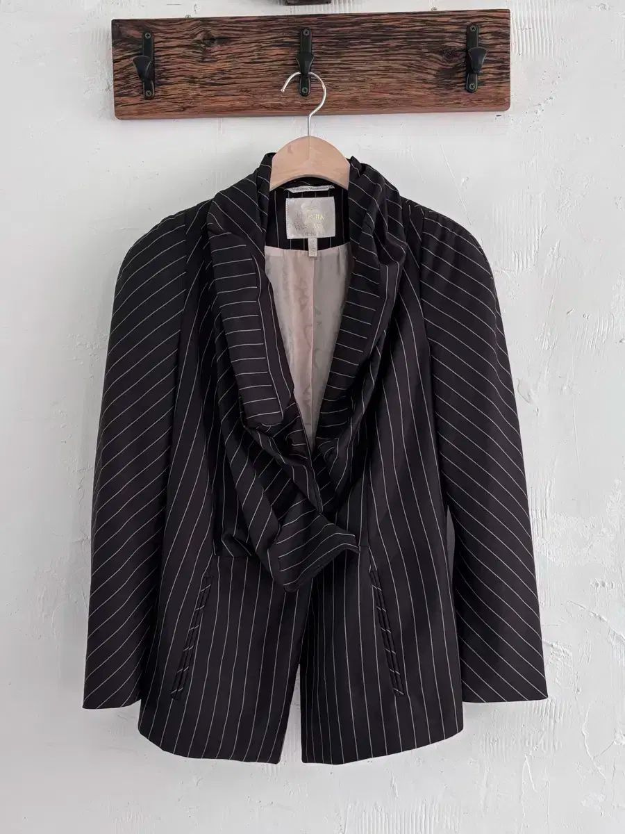 Vivienne Westwood ヴィヴィアン ウエストウッド ブラウン ストライプ フリル ブレーザー