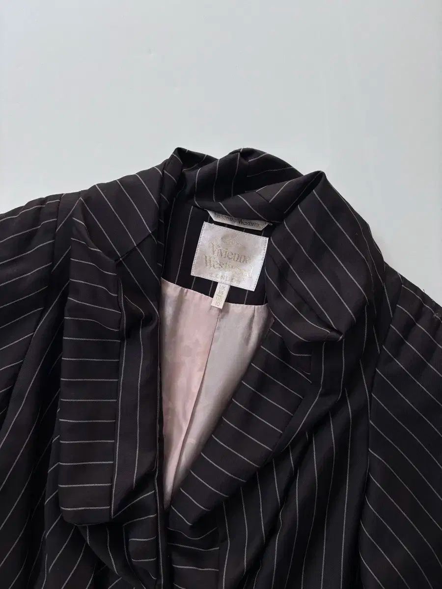 Vivienne Westwood ストライプ ブラウン イタリア製 ヴィヴィアンウエストウッド ストライプ長袖シャツ ブラウン - メルカリ