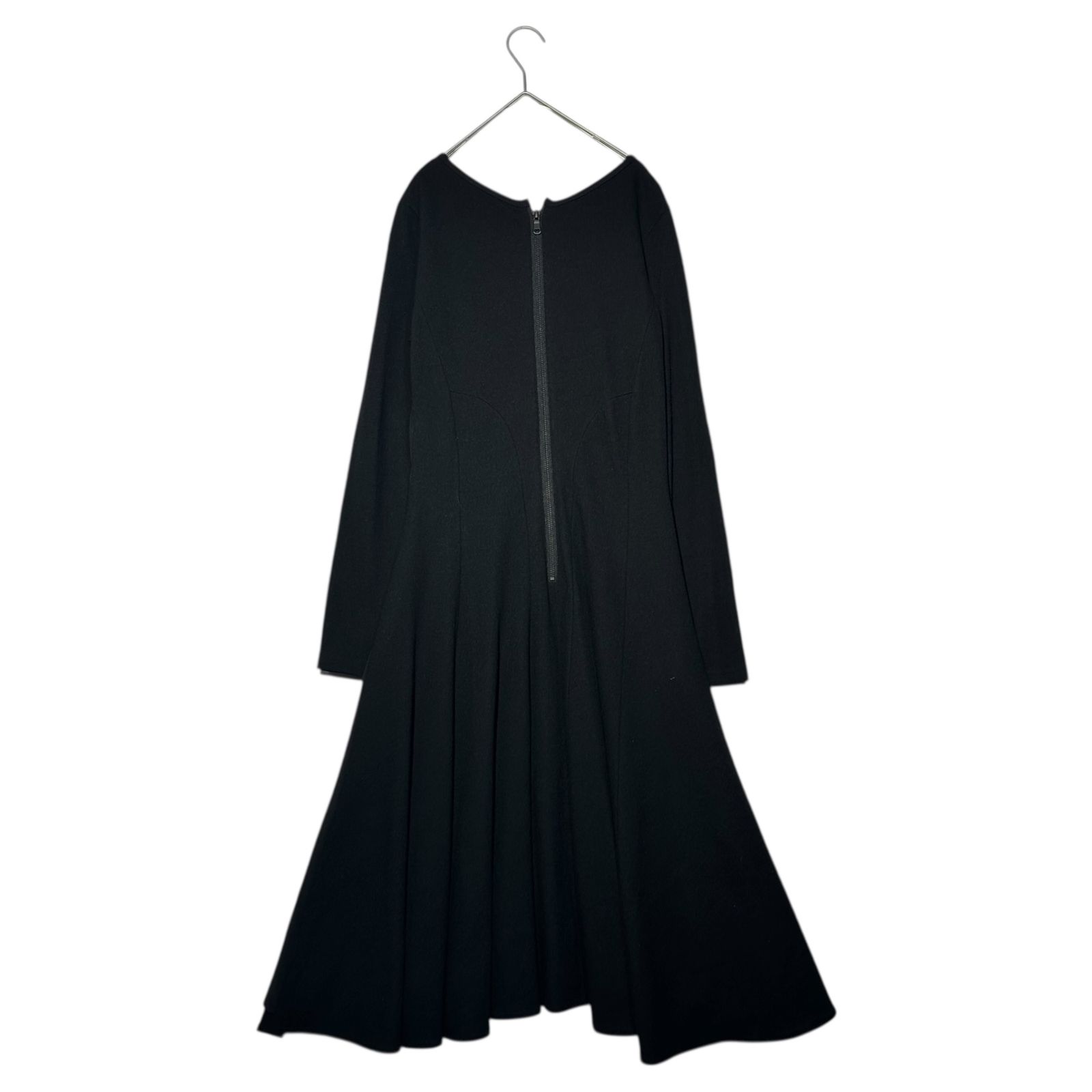 バックジップ 胸デザイン