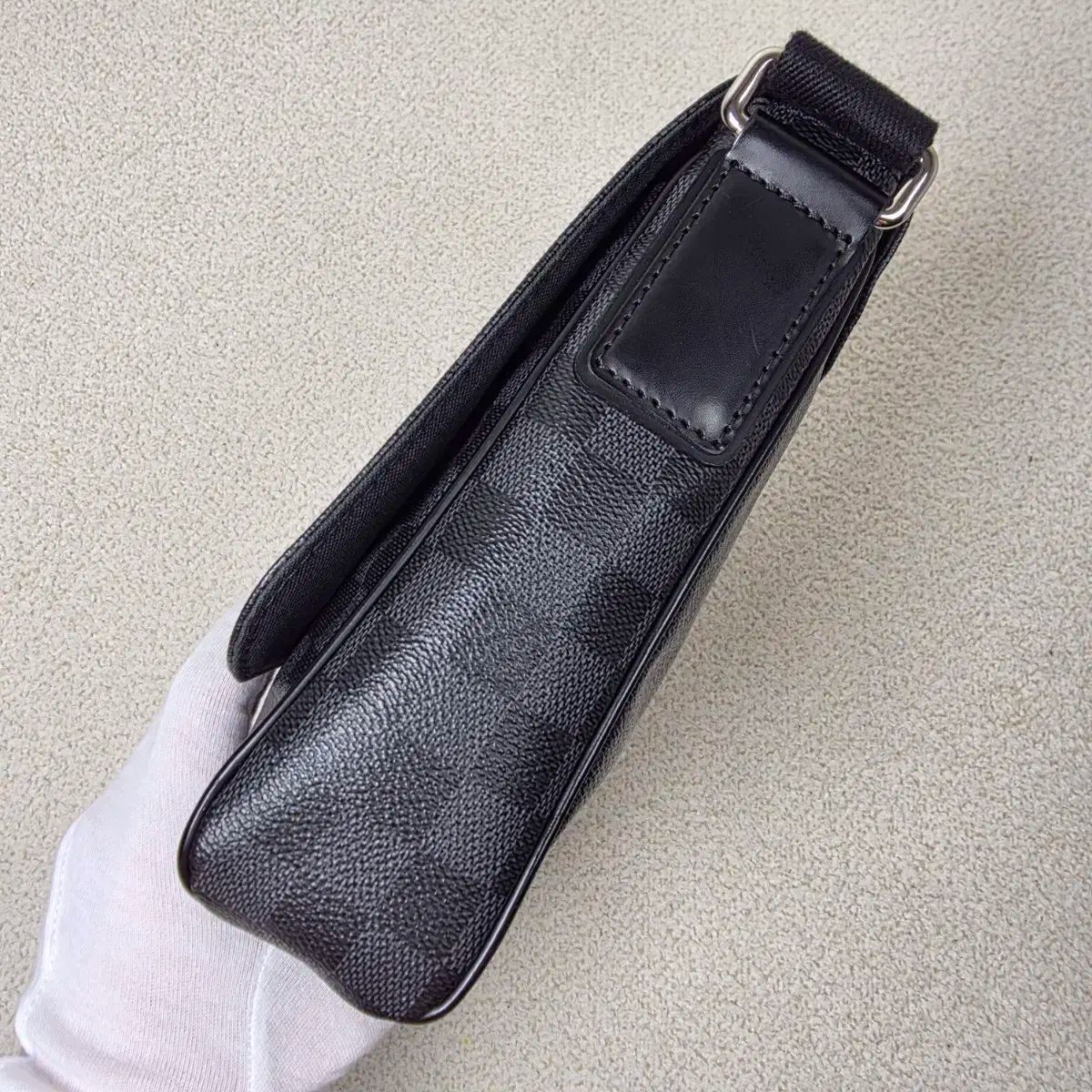 Louis Vuitton ディストリクト PM クロスバック