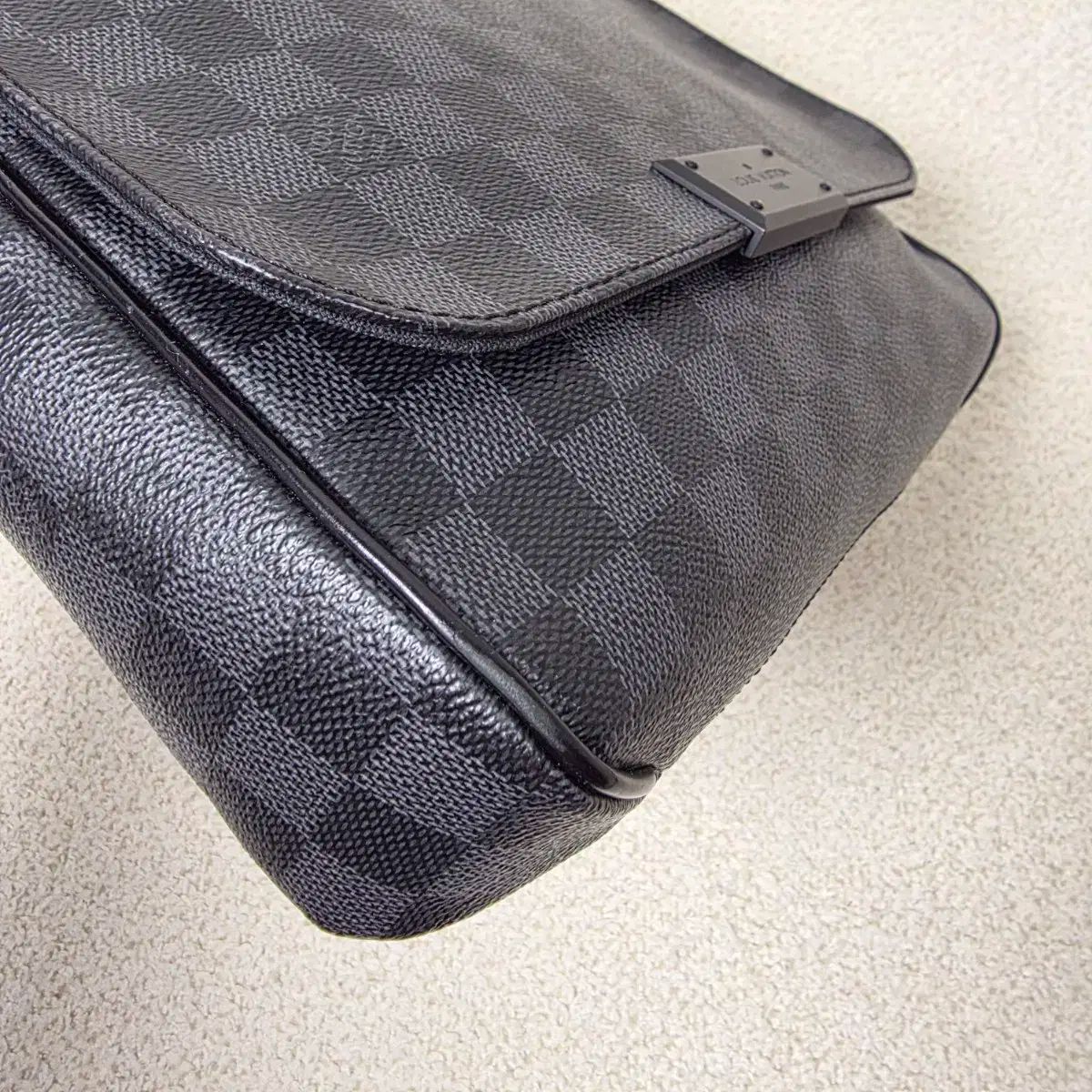 Louis Vuitton ディストリクト PM クロスバック
