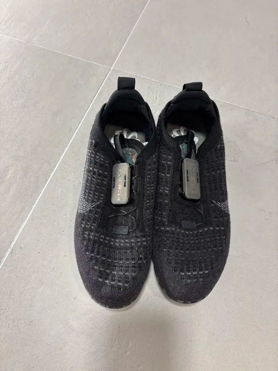 ナイキ ヴェイパーマックス フライニット ブラック 240