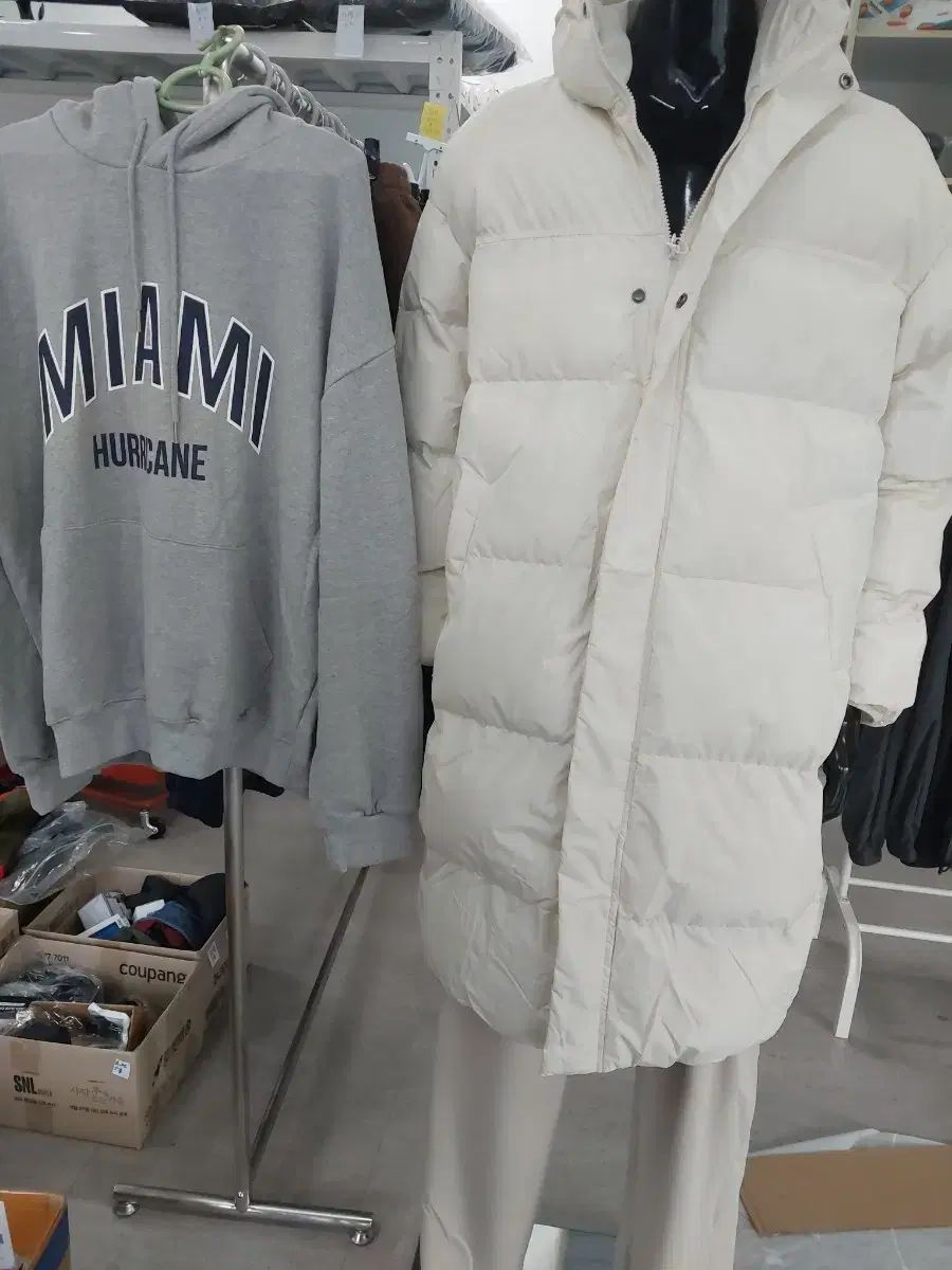 ロングダウンジャケット アイボリー