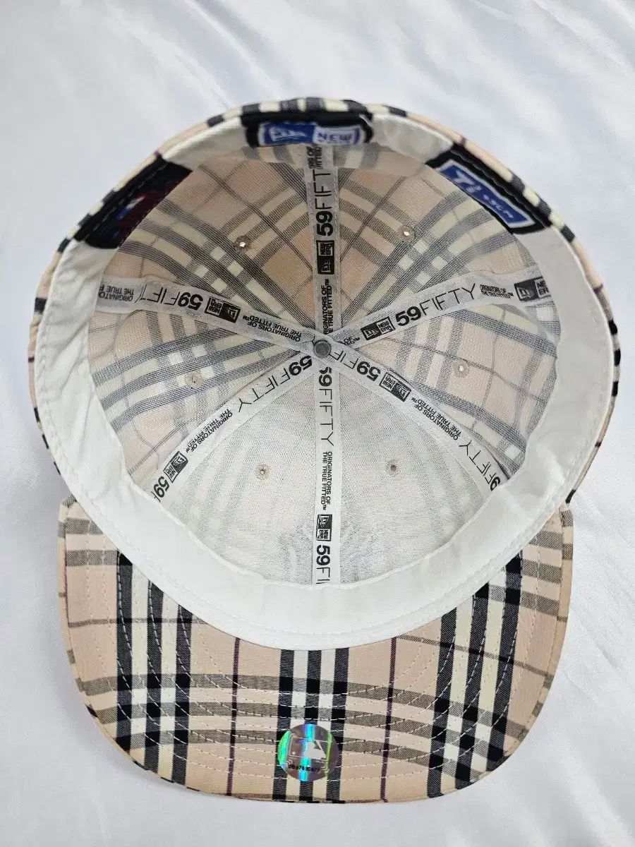 ニューエラバーバリースナップバック