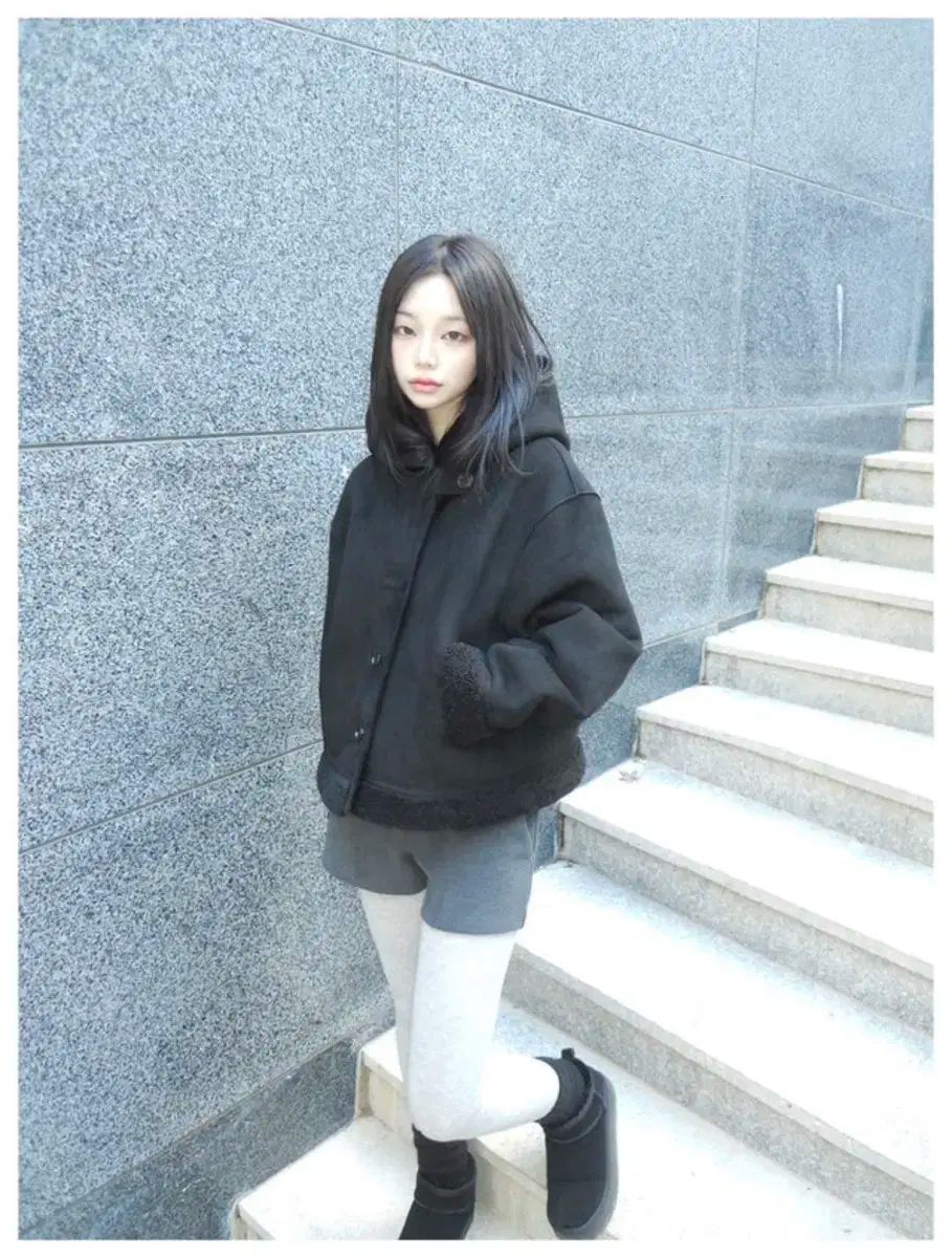 ムートン ブラック