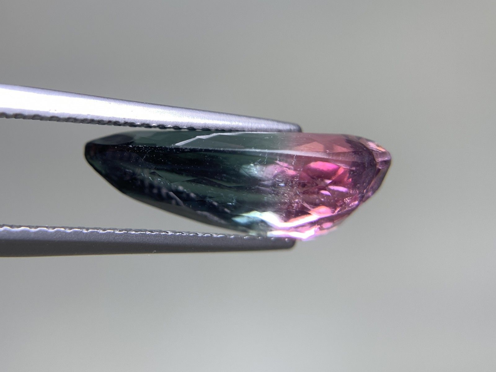 パーティ ドトルマリン 天然 6.878ct 中央宝石ソーティング付き 17.87㎜×9.31㎜×6.31㎜ ルース 裸石 7109Y NEXPOTALLINN_EU