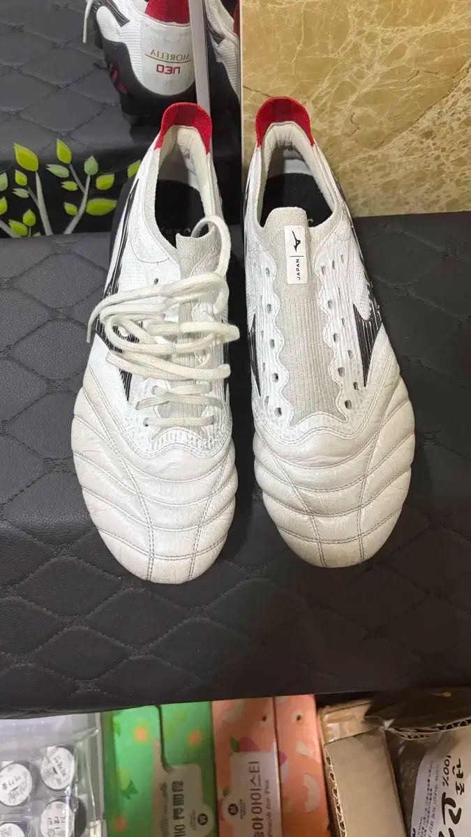 mizuno モレリア NEO₍ネオ 4 ベータ 245