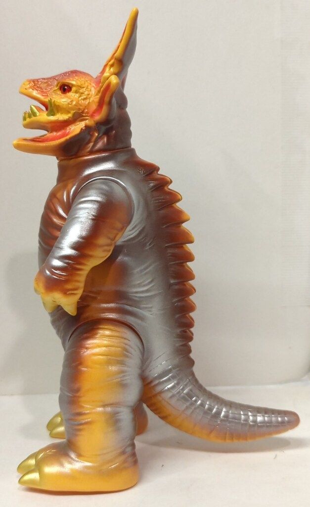 SALE品! ブルマァク ブルマァクの怪獣シリーズ ウルトラマン ガボラ 肌茶銀