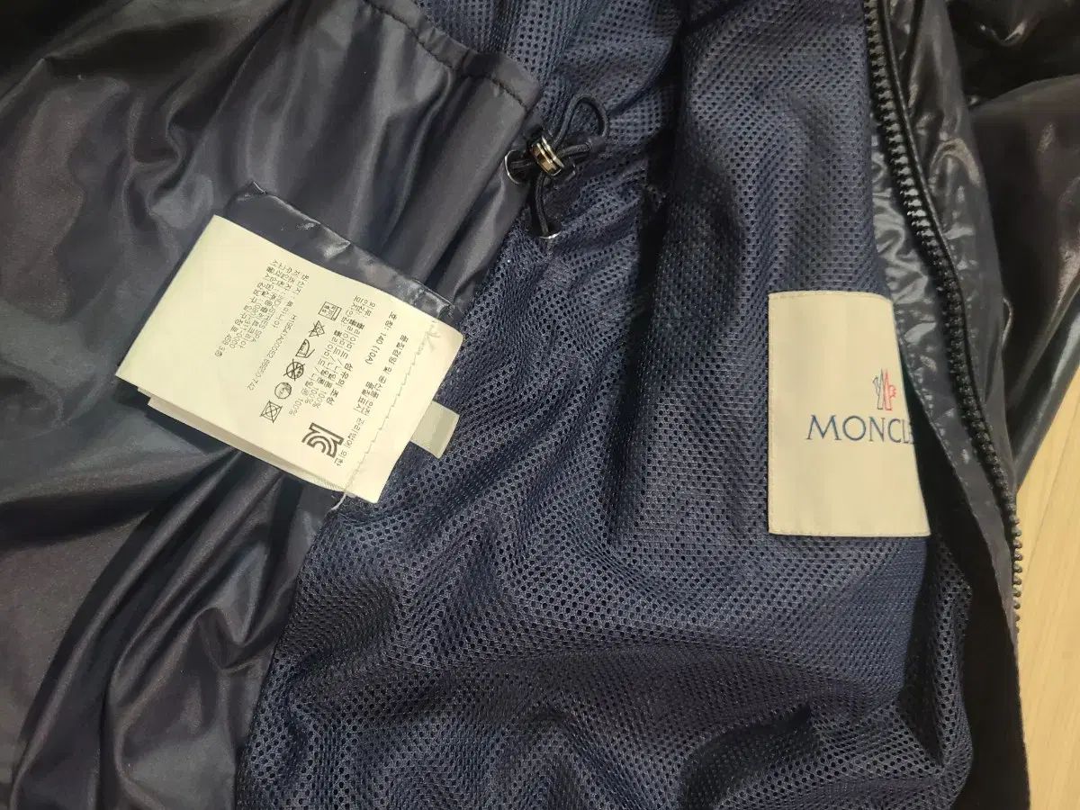  モンクレール キッズ ネイビー フード ウィンドブレーカー 10 A その他 ジャケット ブルゾン