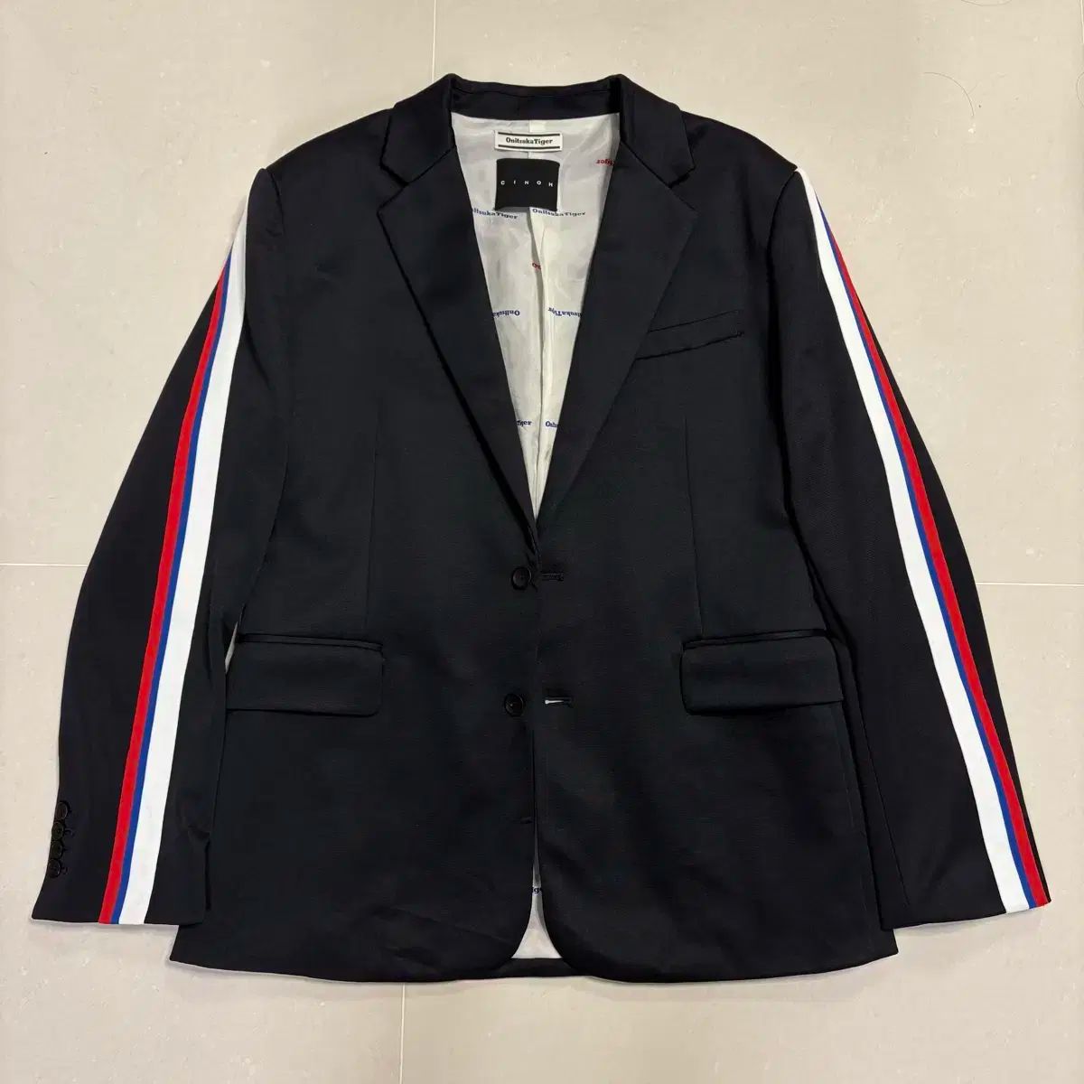 オニツカタイガー X