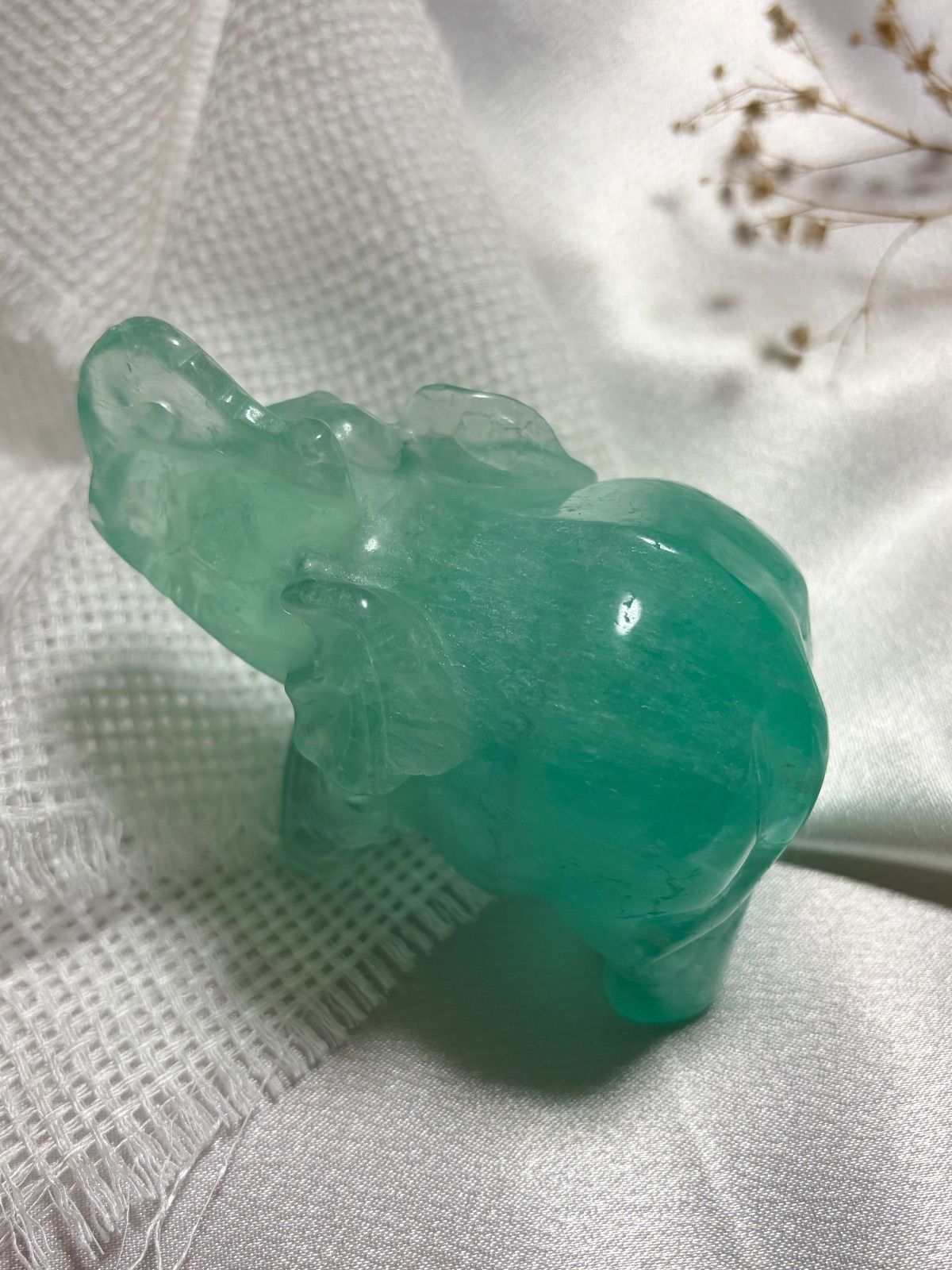 ★癒し♡爽やか系★ 希少カラーレイクブルーフローライトの象さん　✴︎彫刻置物✴︎ ☆癒し♡爽やか系☆ 希少カラーレイクブルーフローライトの象さん ✴︎