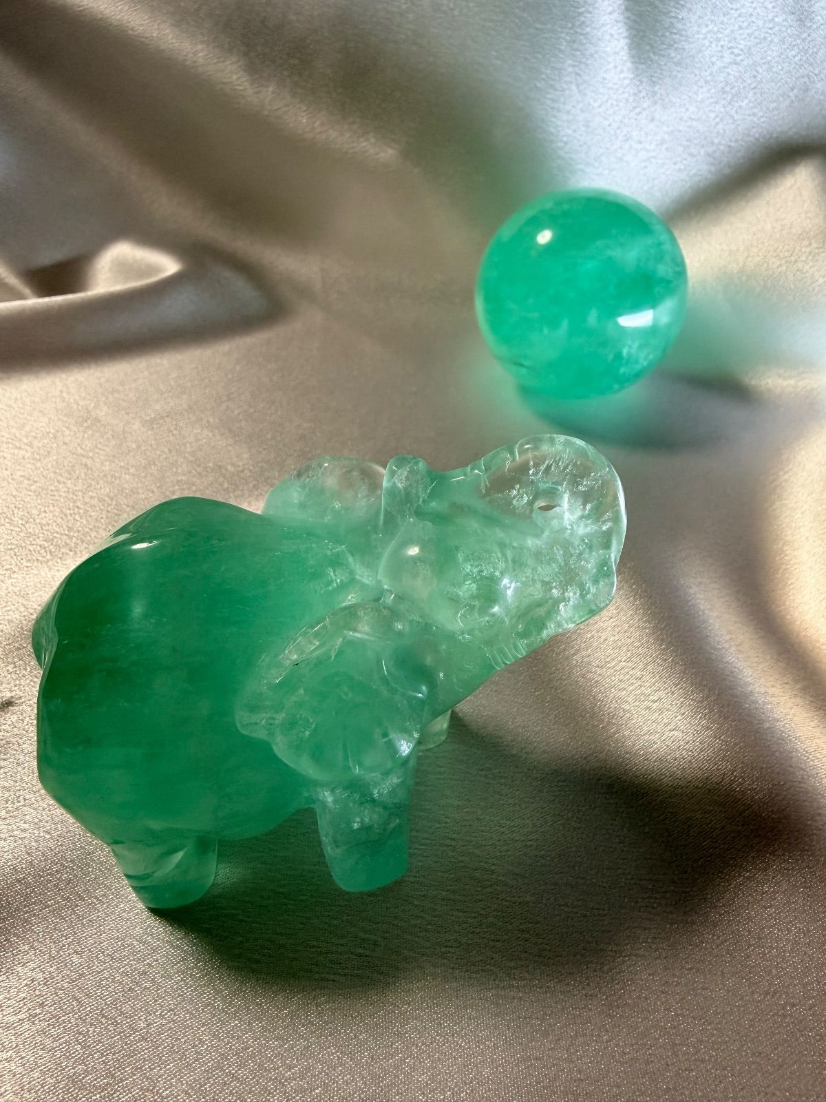 ★癒し♡爽やか系★ 希少カラーレイクブルーフローライトの象さん　✴︎彫刻置物✴︎ ☆癒し♡爽やか系☆ 希少カラーレイクブルーフローライトの象さん ✴︎