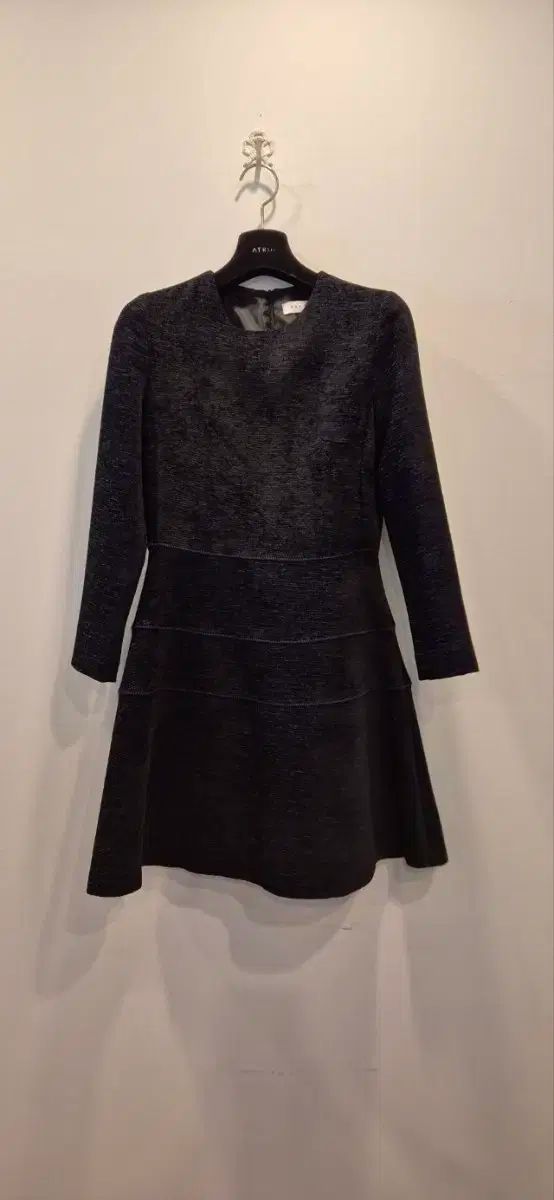 SANDRO S ゴージ ツアーベルベット ONE PIECE