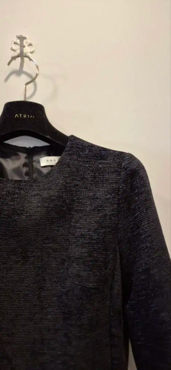 SANDRO S ゴージ ツアーベルベット ONE PIECE