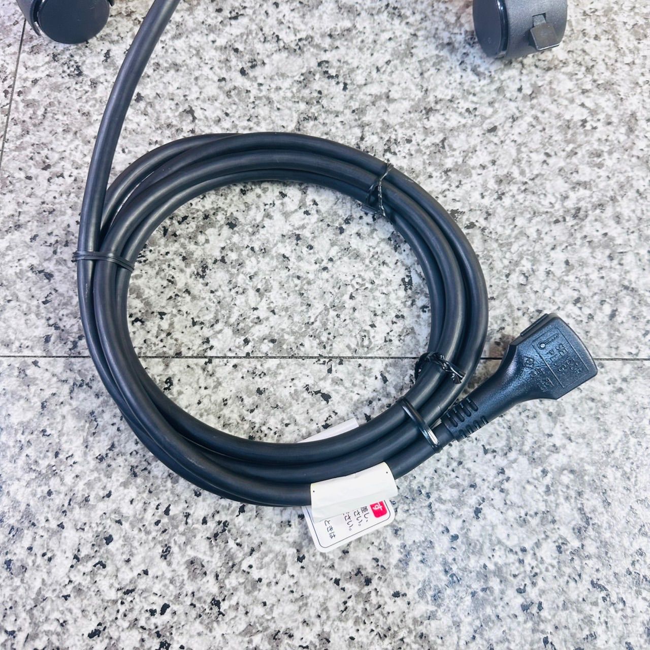 DHS-1521 自然対流形電気暖房機