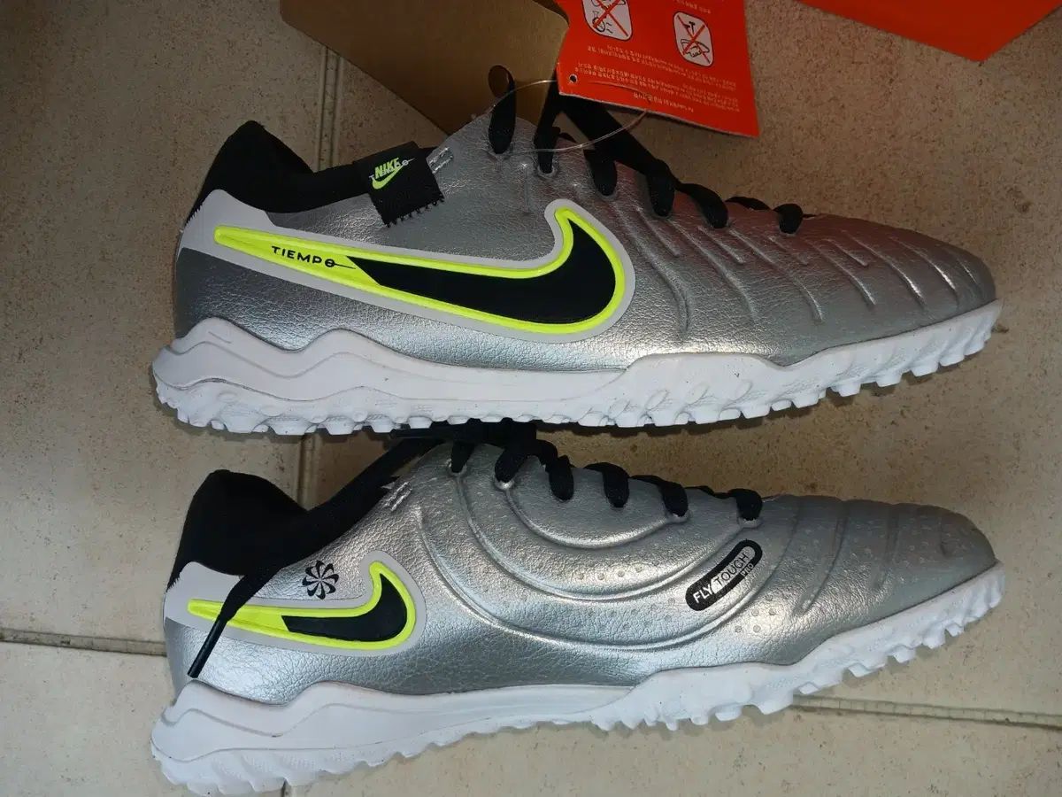 ナイキ ティエンポ プロ 10 tf サッカーシューズ 235サイズ