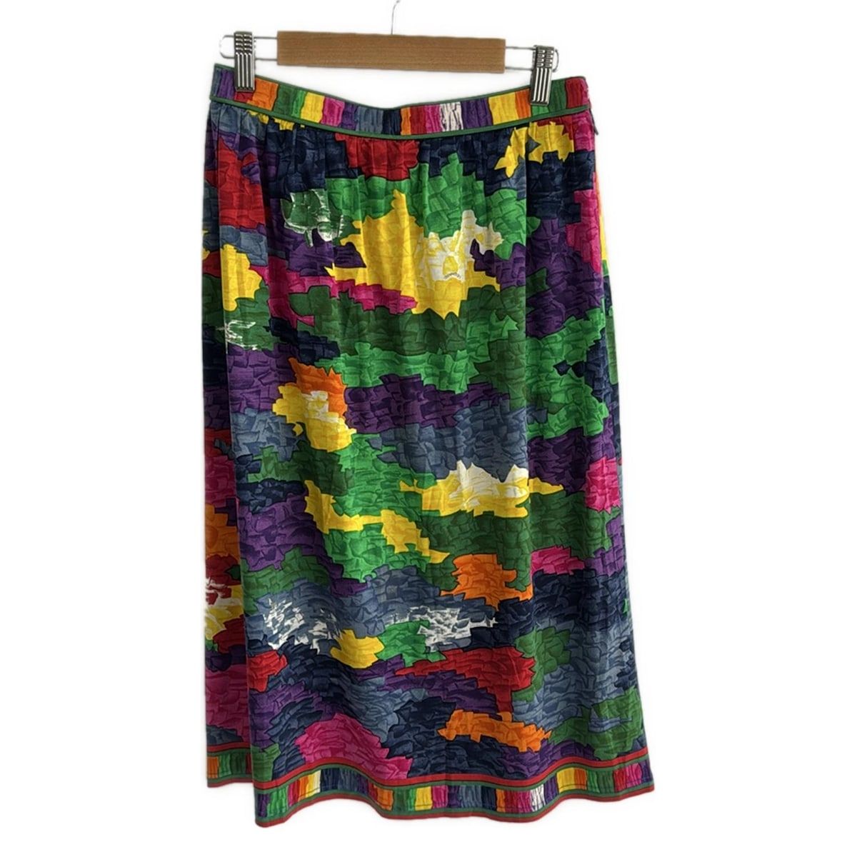 LEONARD レオナール スカート サイズ72 レディース - 黒×イエロー×マルチ ひざ丈 花柄