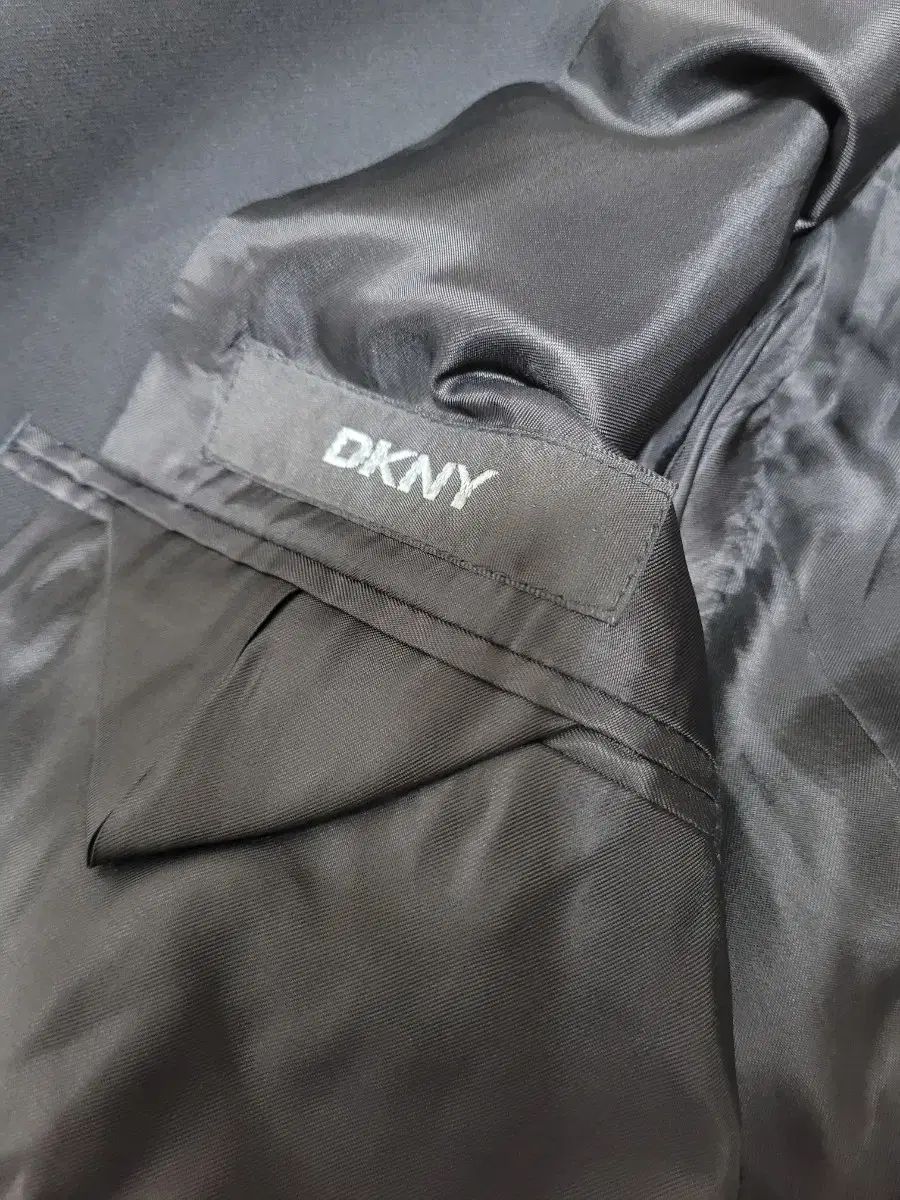 DKNY - ディーケーエヌワイ ダナキャラン スーツ DKNY(DONNA 2026年 