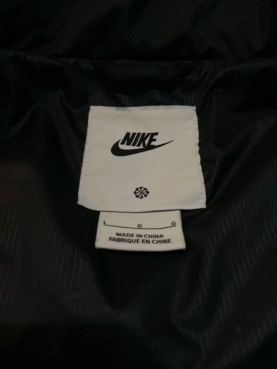 ナイキ NSW ダウンベスト ブラック L