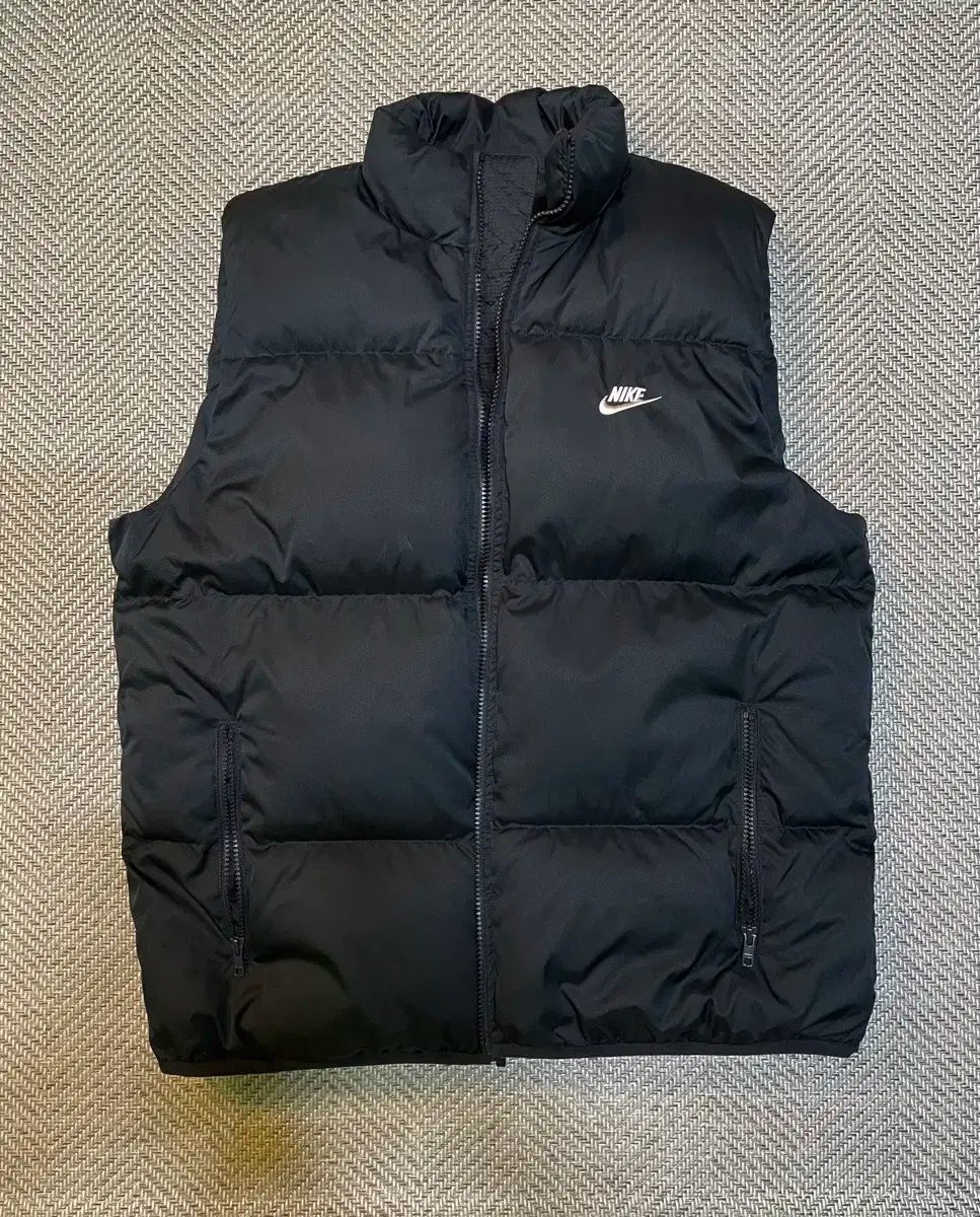 ナイキ NSW ダウンベスト ブラック L