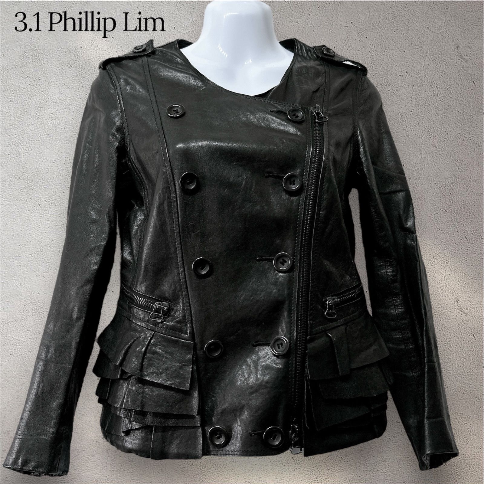 3.1 Phillip Lim 上質ラムレザー ×シルク裏地 立体ペプラム×ダブルブレスト 斜めジップ ライダース 黒 2 大人モード 秋冬万能 ドレス映え&デニム相性抜群 フェミニン エレガント ウエストシェイプ